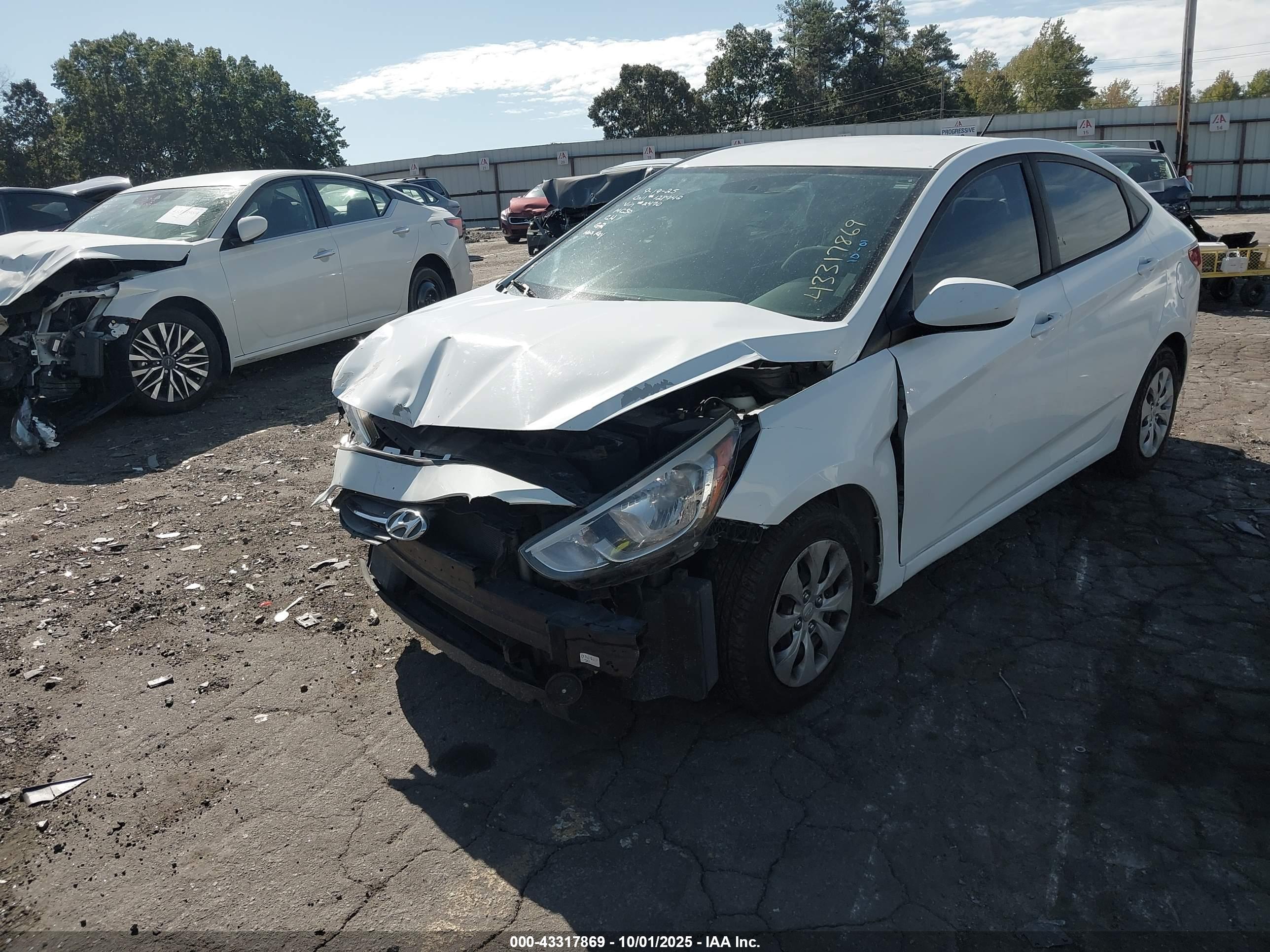 HYUNDAI ACCENT image 2