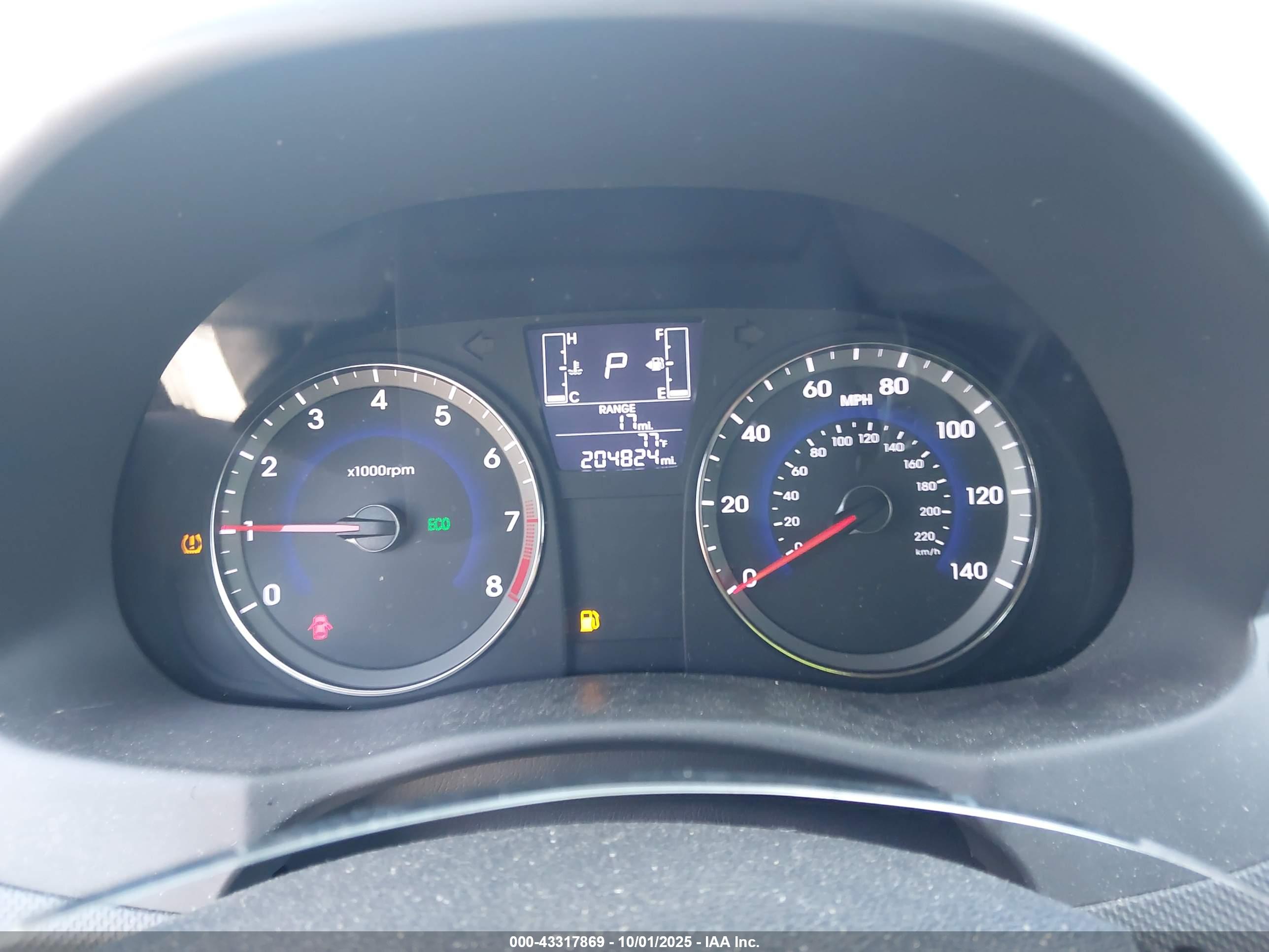 HYUNDAI ACCENT image 7