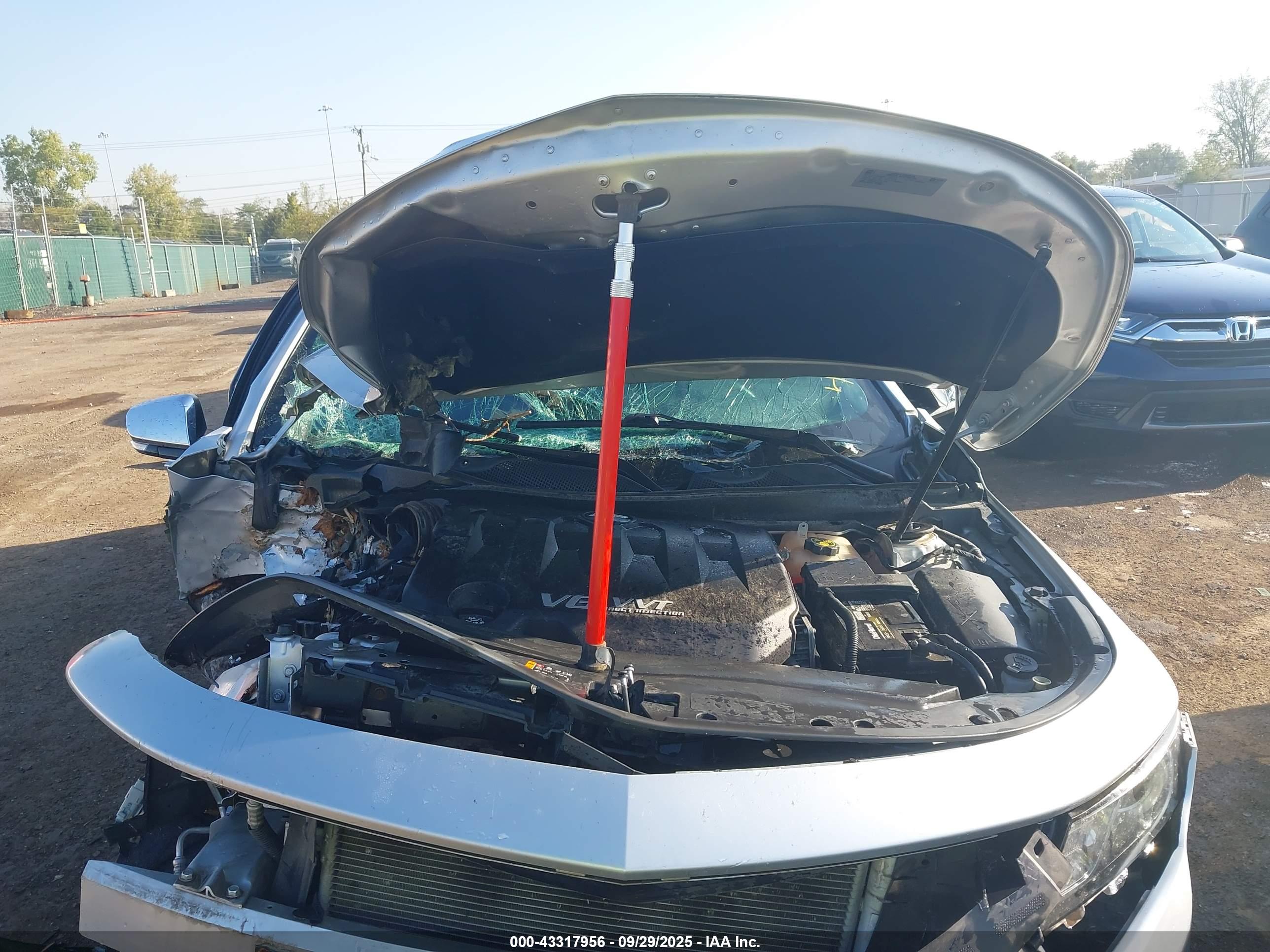 CHEVROLET IMPALA image 10