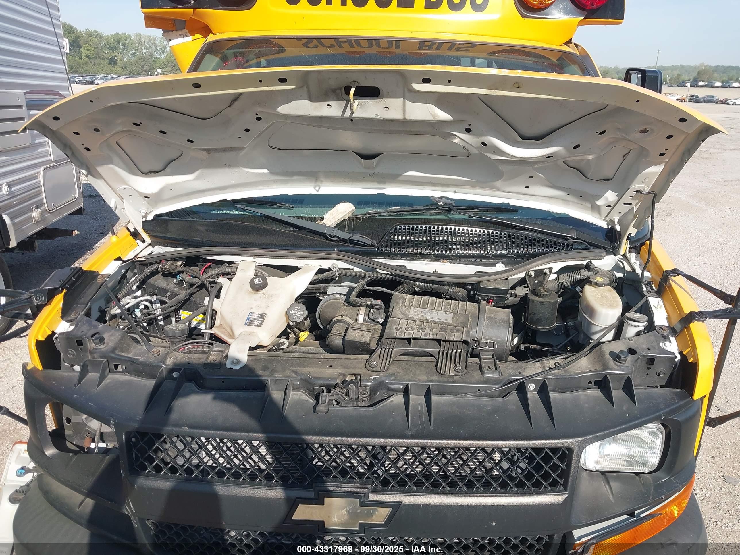 CHEVROLET EXPRESS image 10