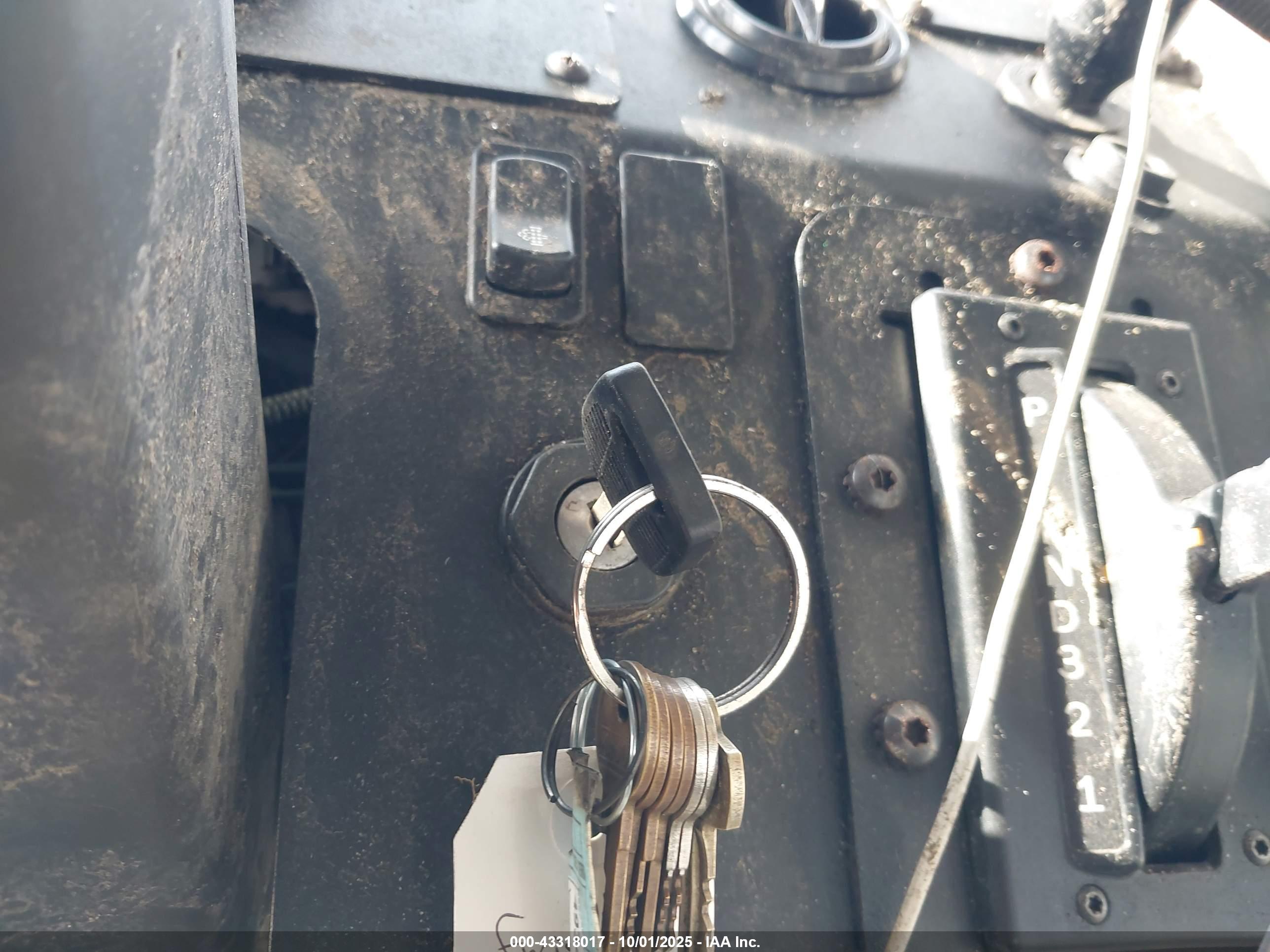 FREIGHTLINER MT55 image 11