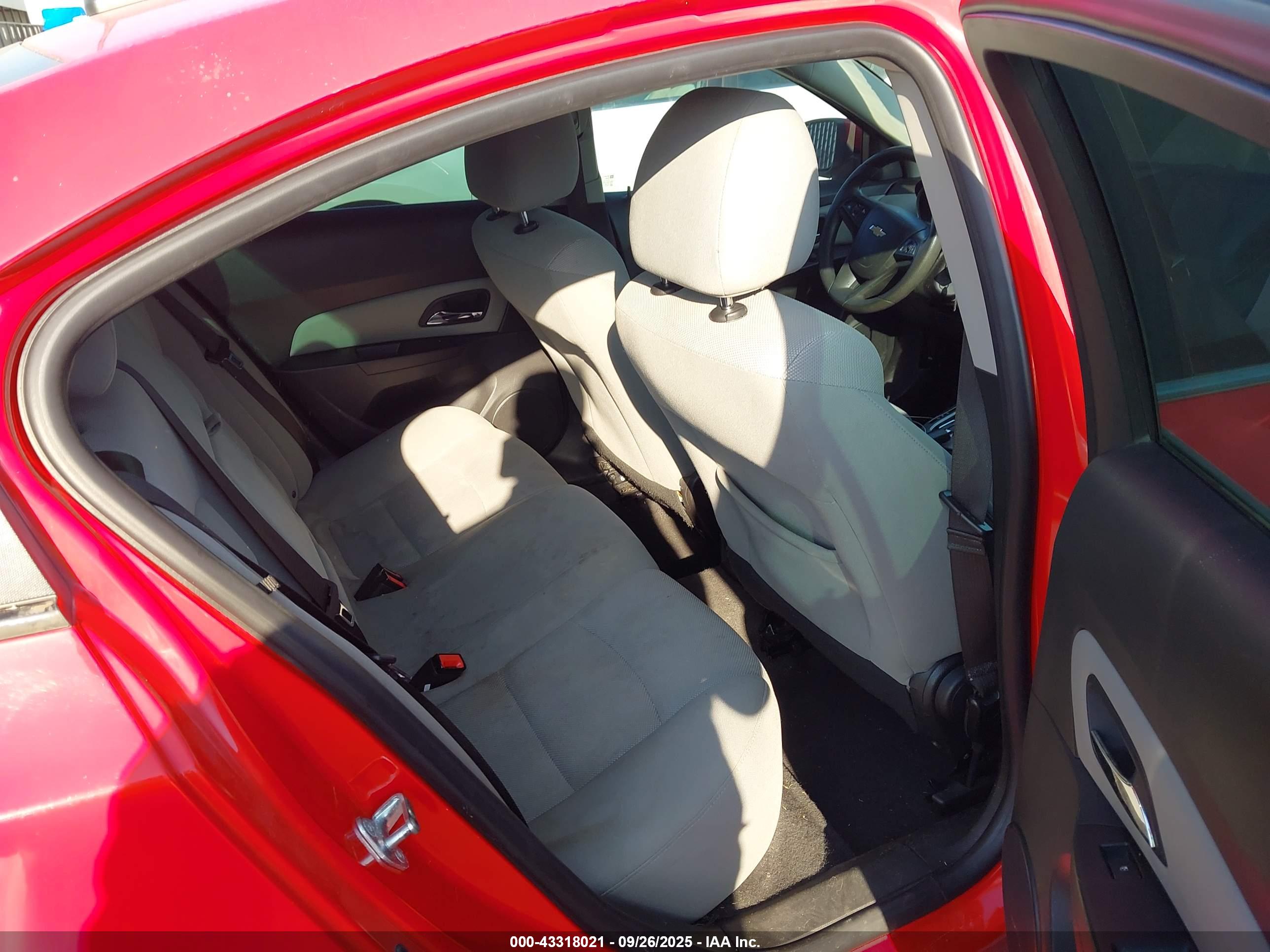 CHEVROLET CRUZE image 8
