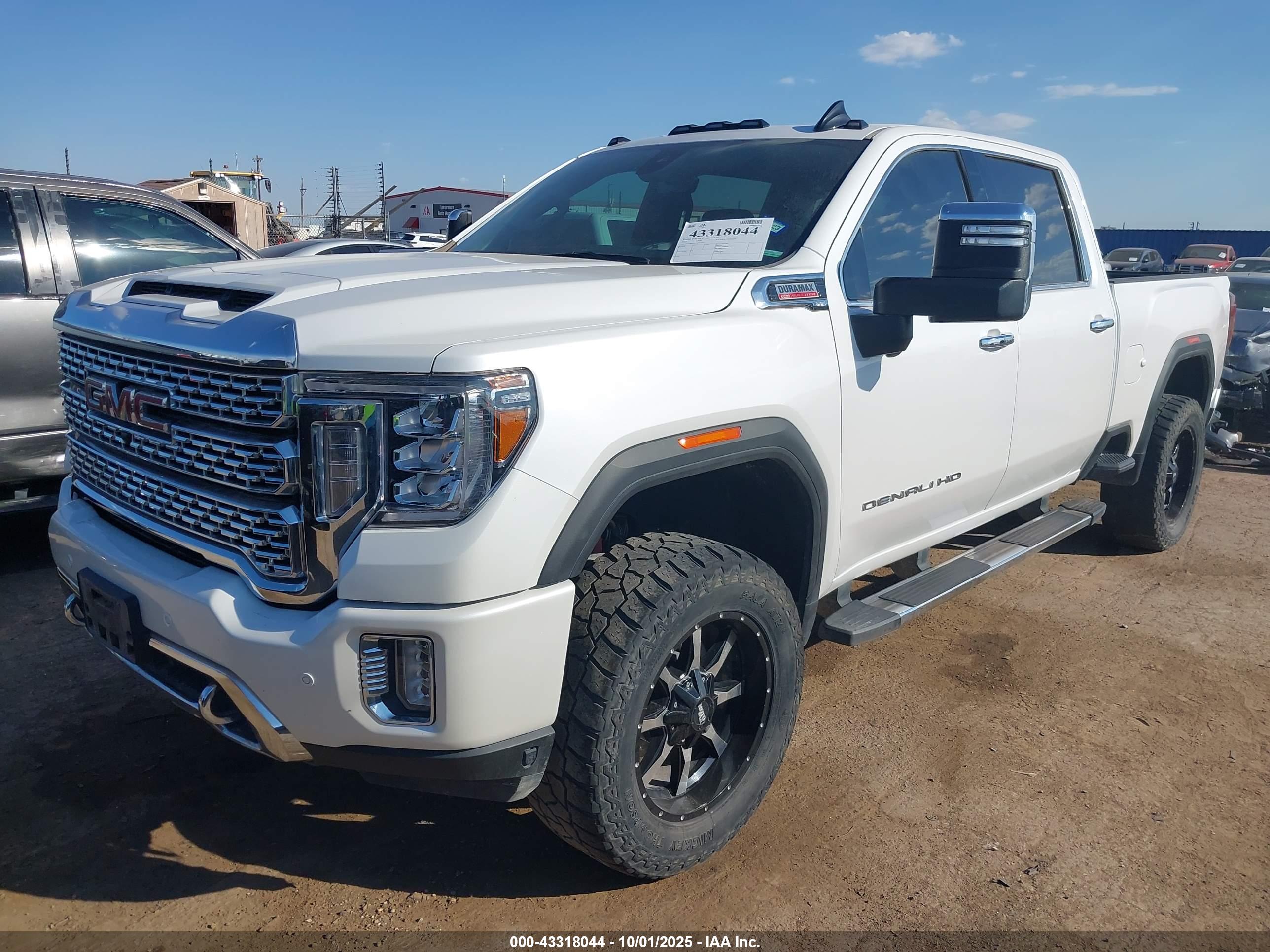 GMC SIERRA image 2