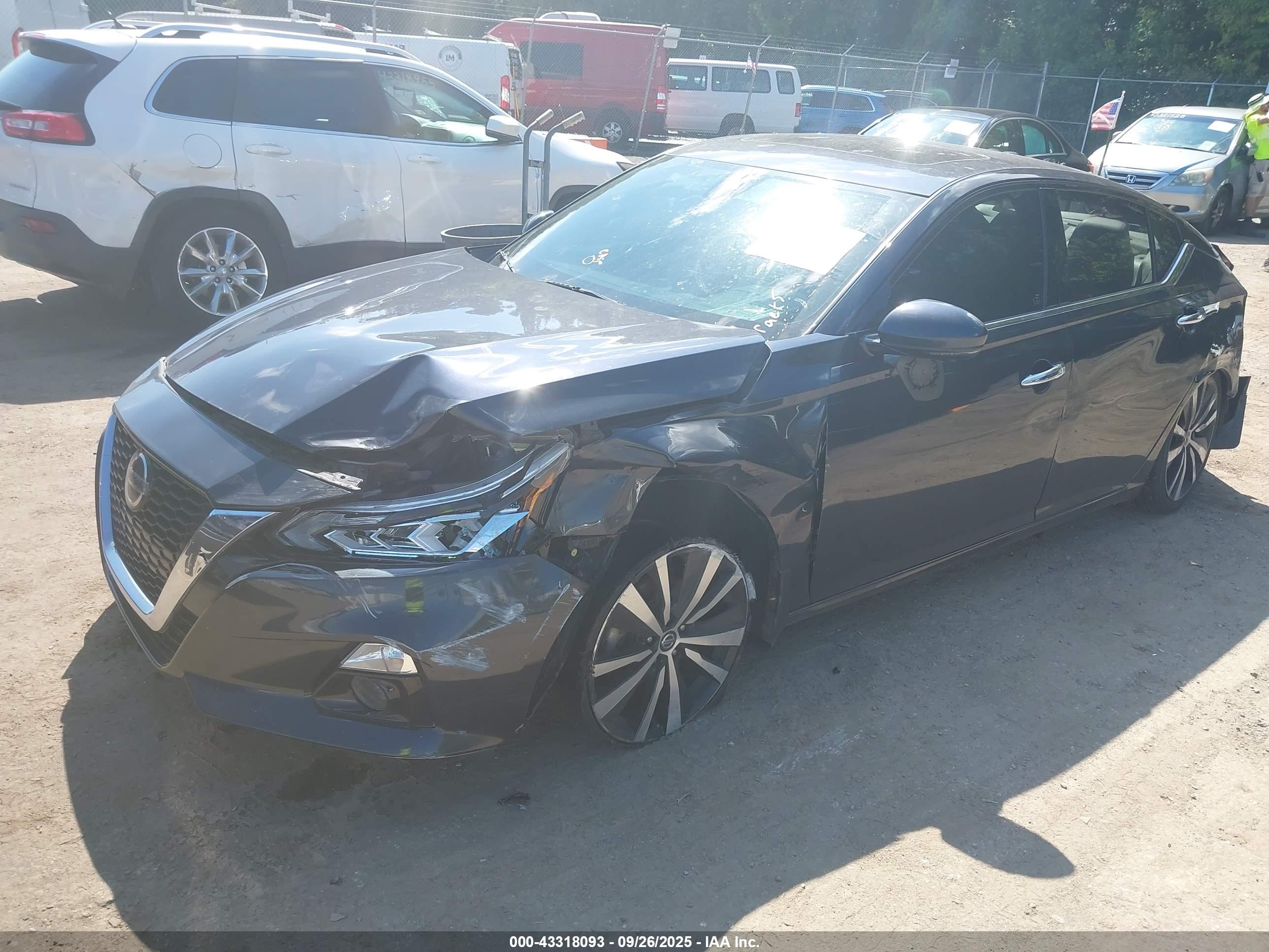 NISSAN ALTIMA image 2