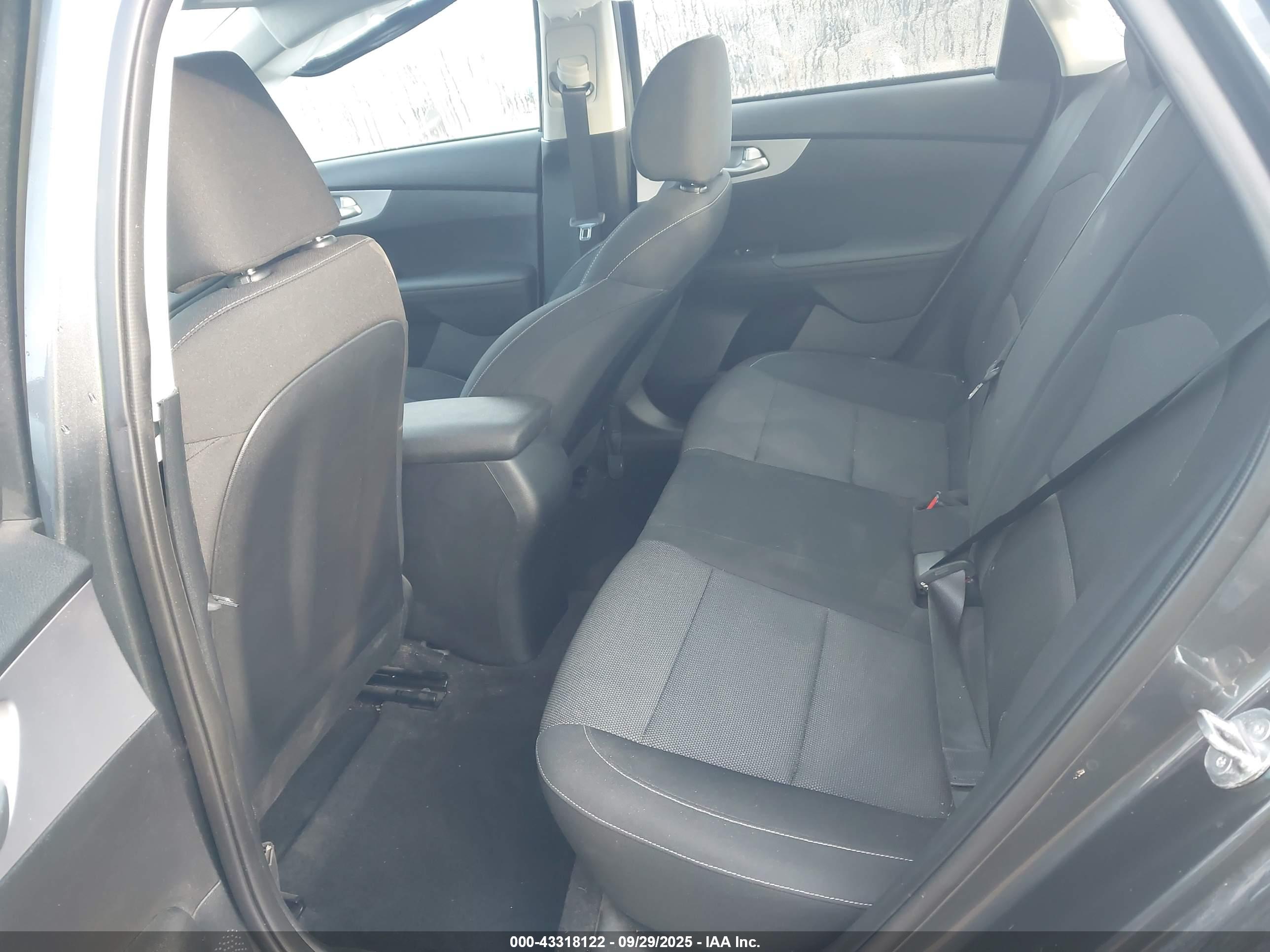 KIA FORTE image 8