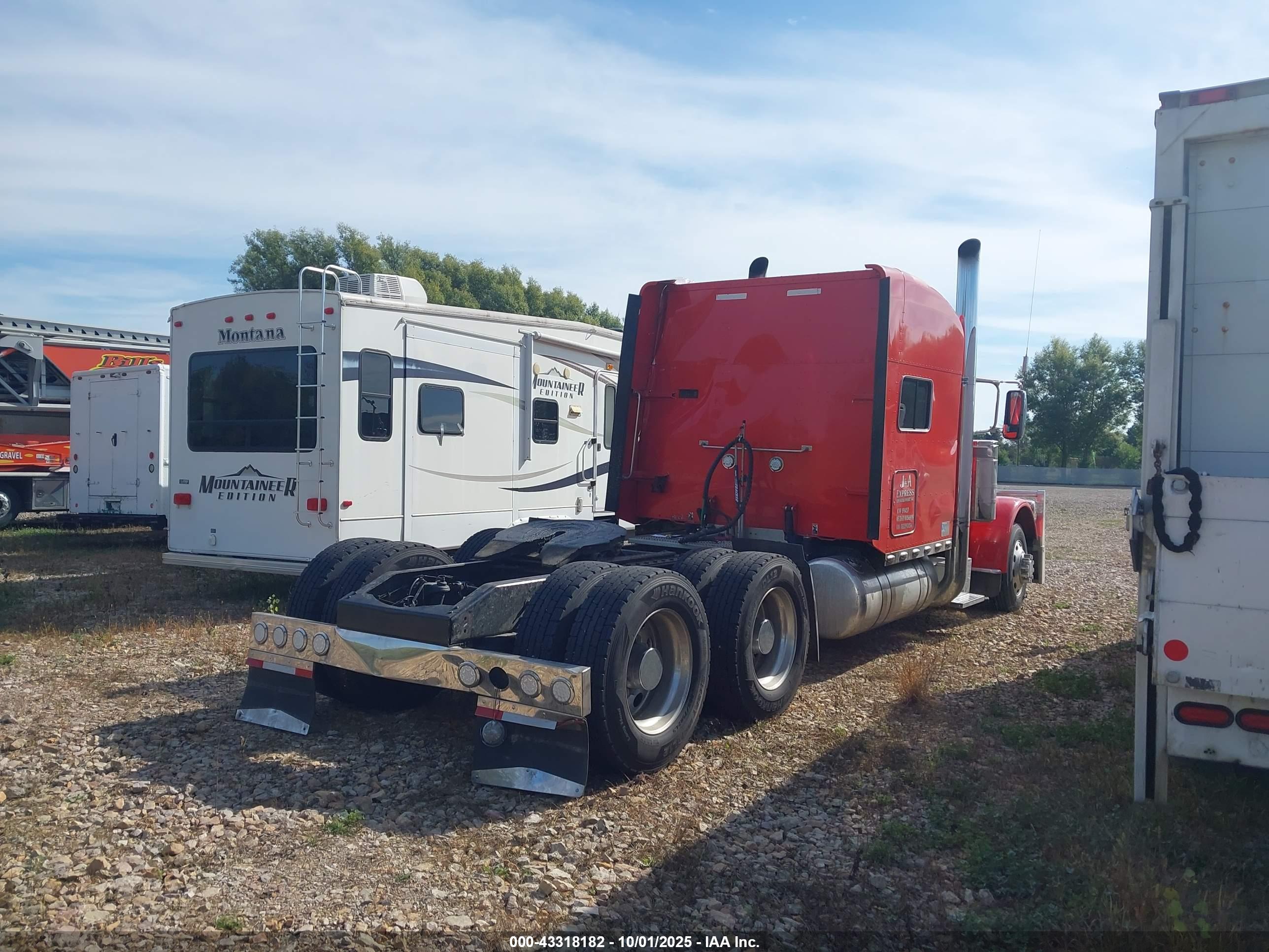 PETERBILT 389 image 4