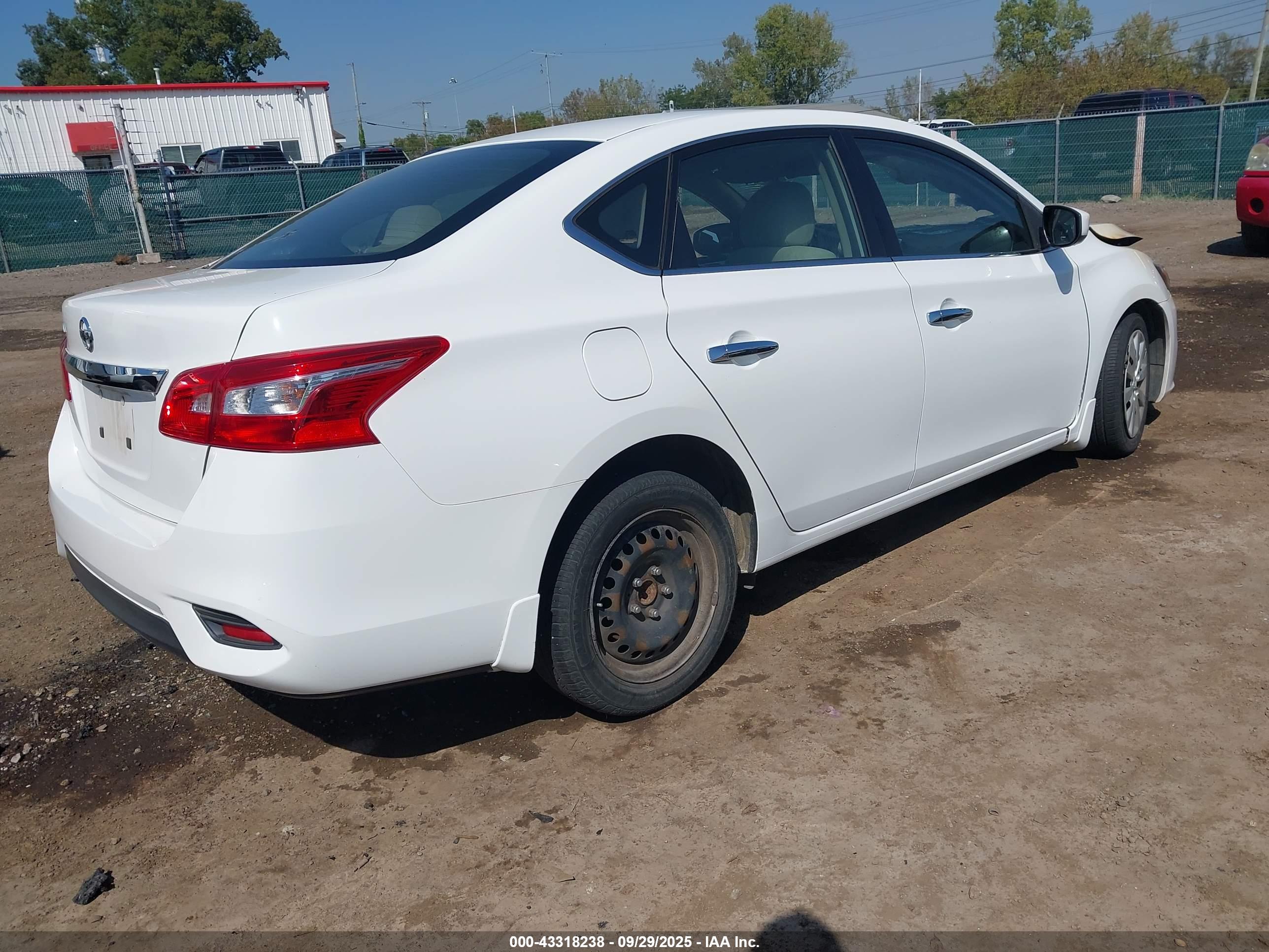 NISSAN SENTRA image 4