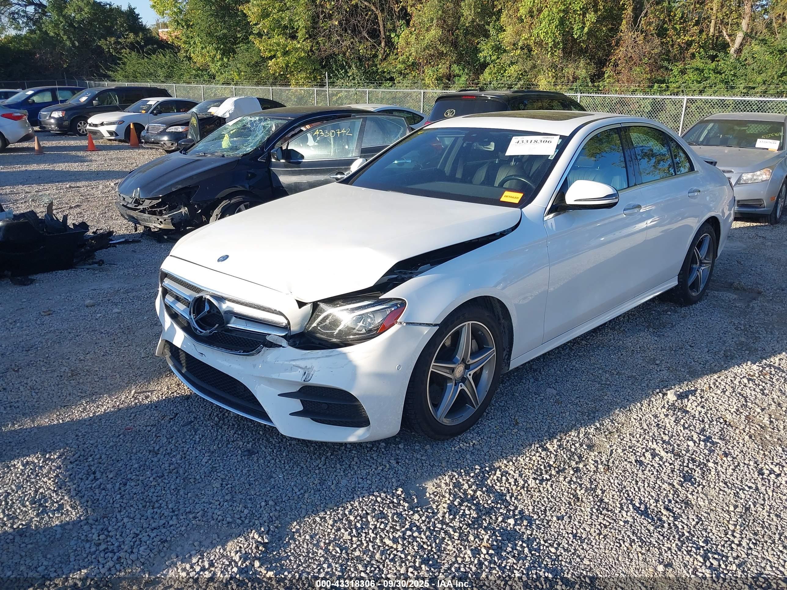 MERCEDES-BENZ E image 2