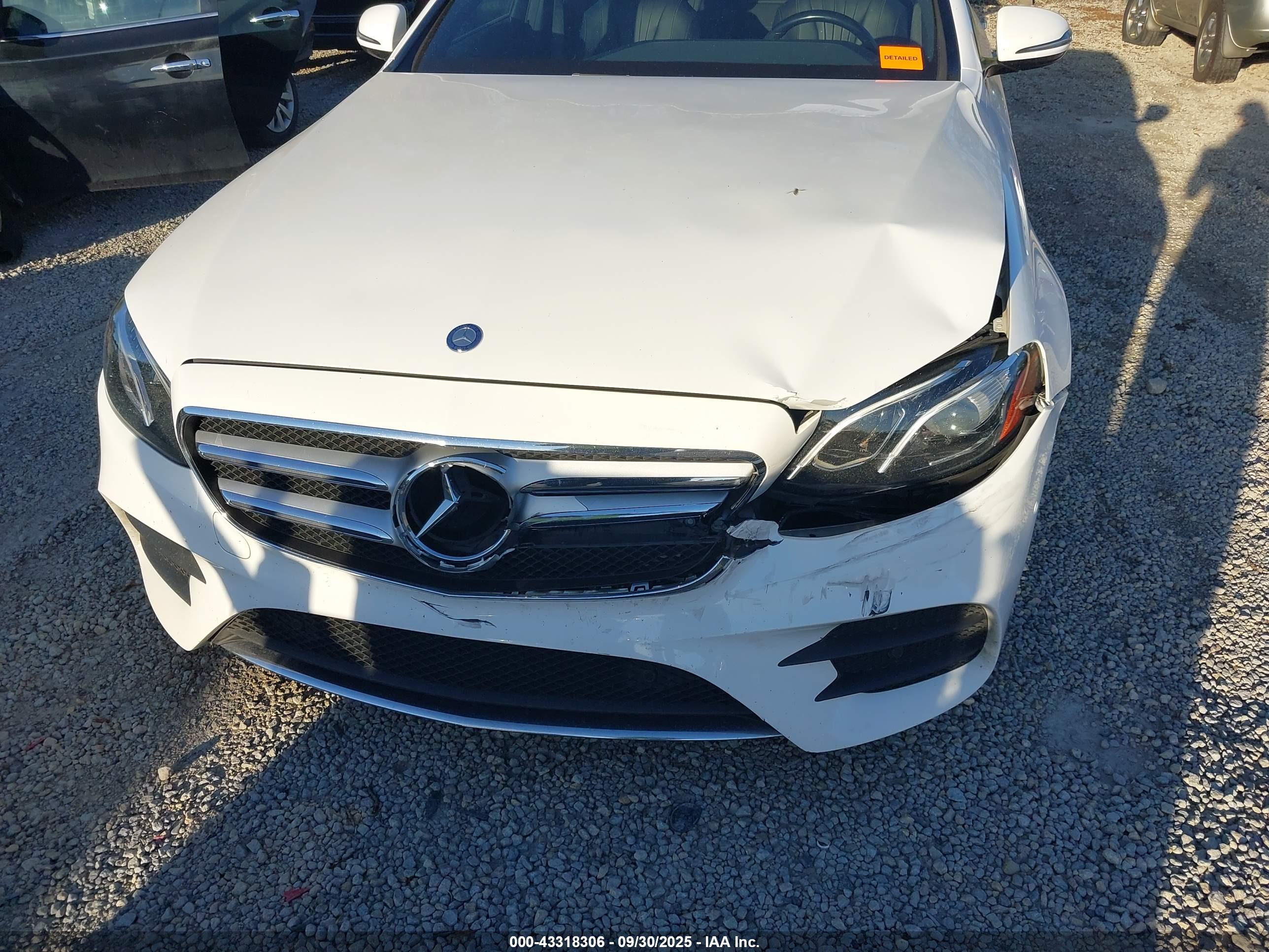 MERCEDES-BENZ E image 6
