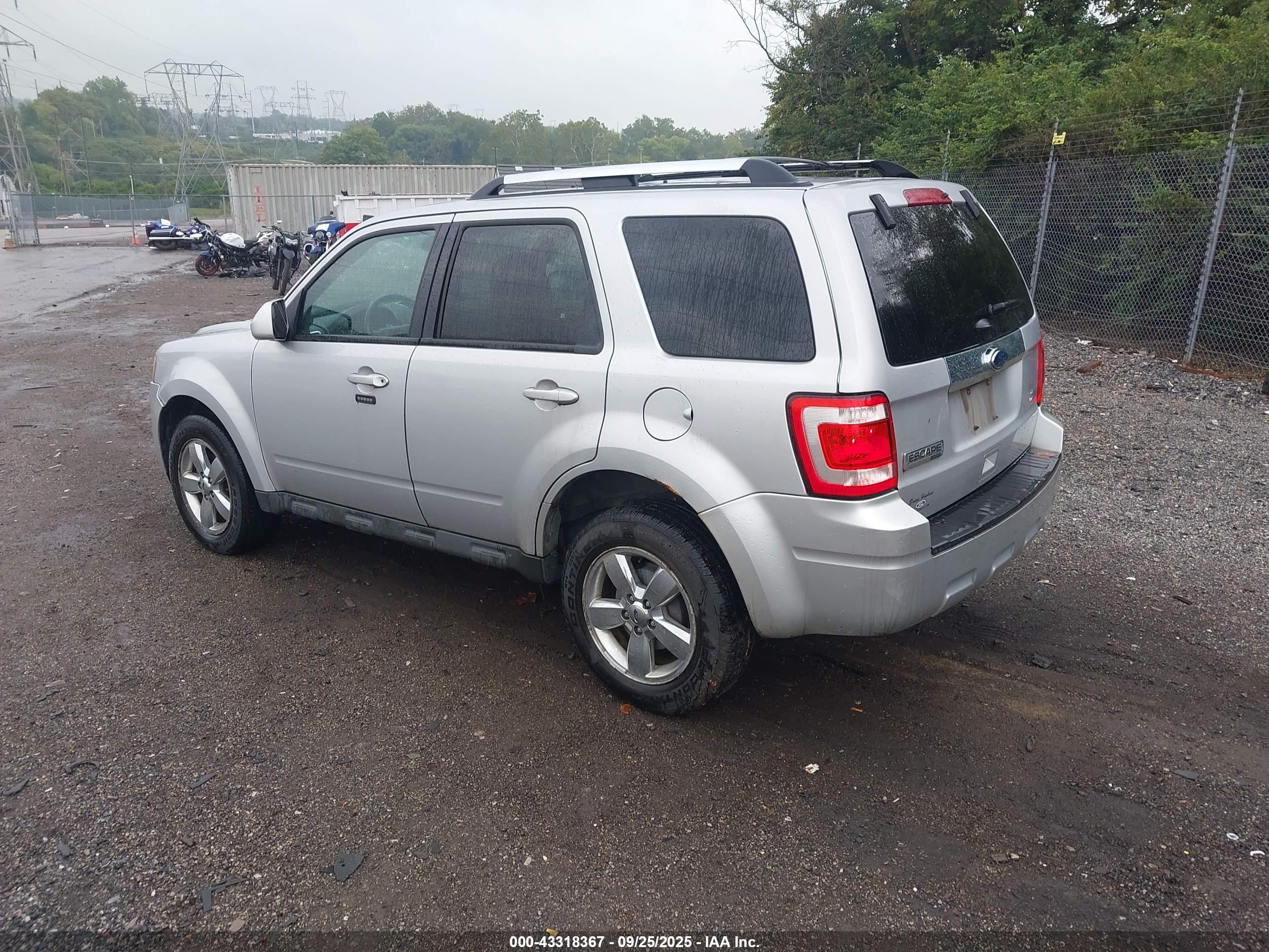 FORD ESCAPE image 3