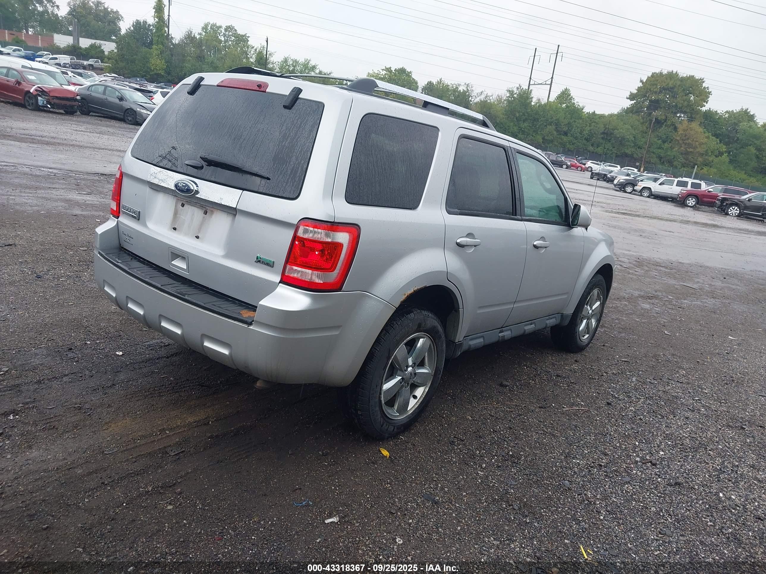 FORD ESCAPE image 4