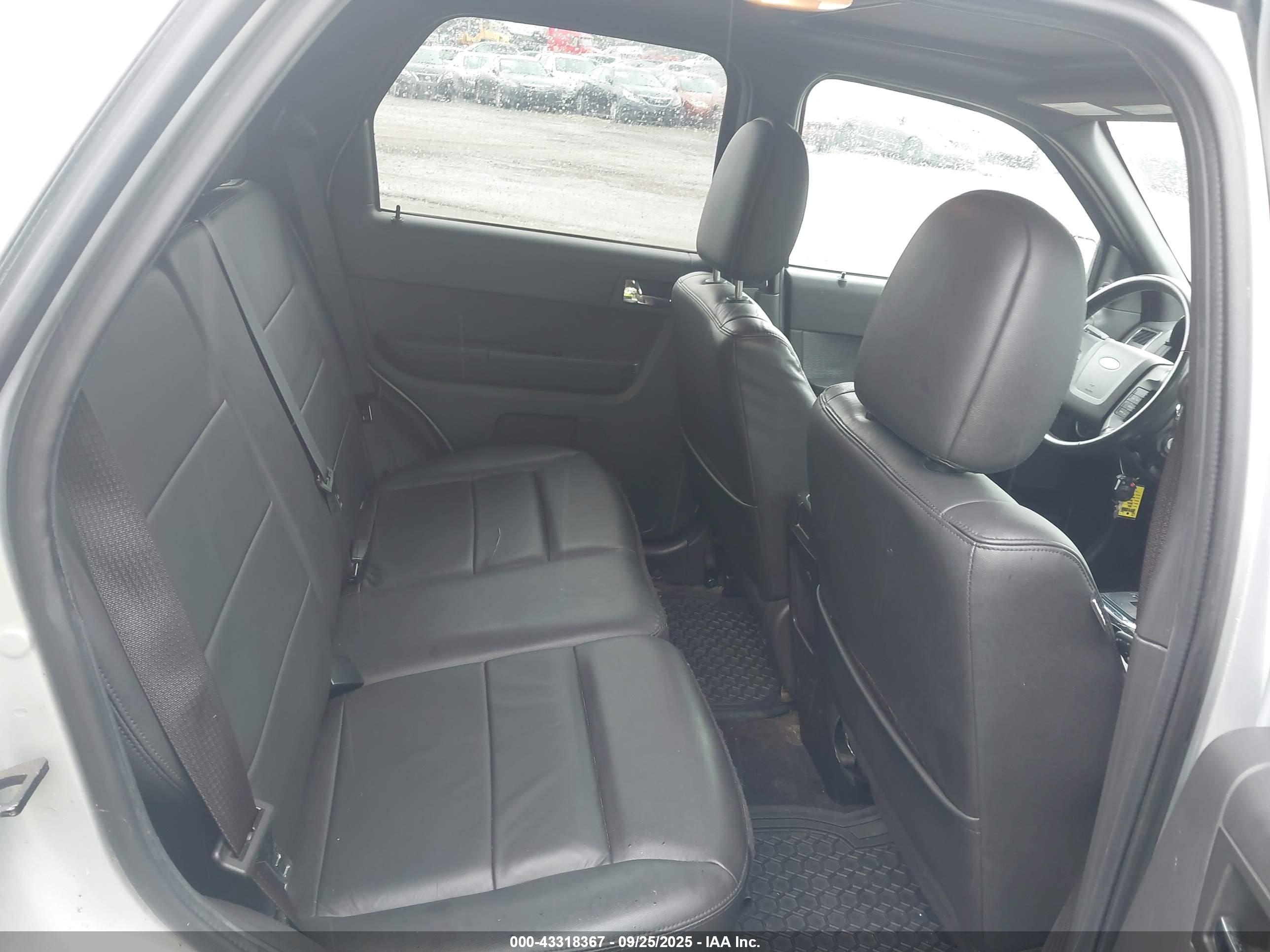 FORD ESCAPE image 8