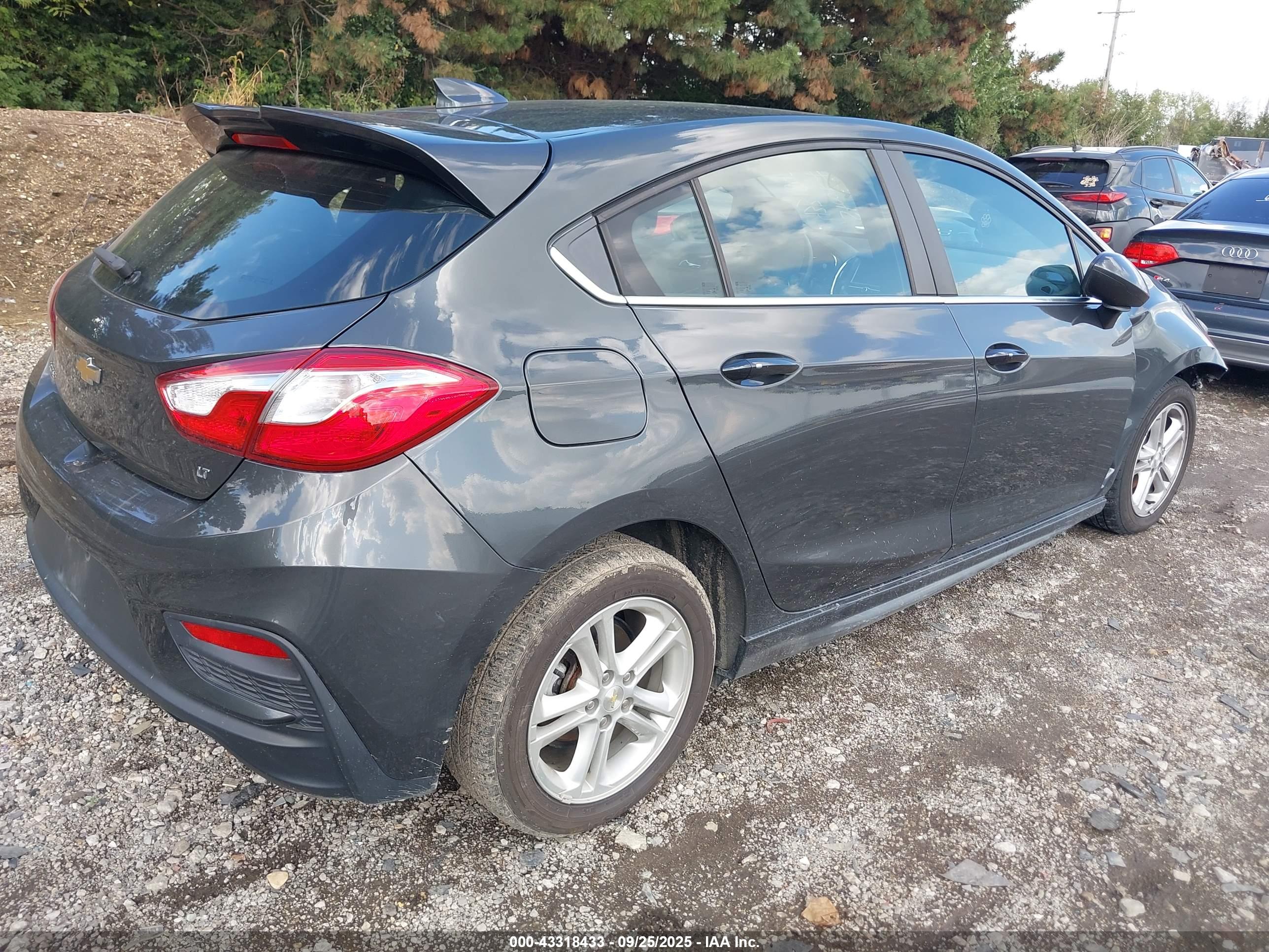 CHEVROLET CRUZE image 4