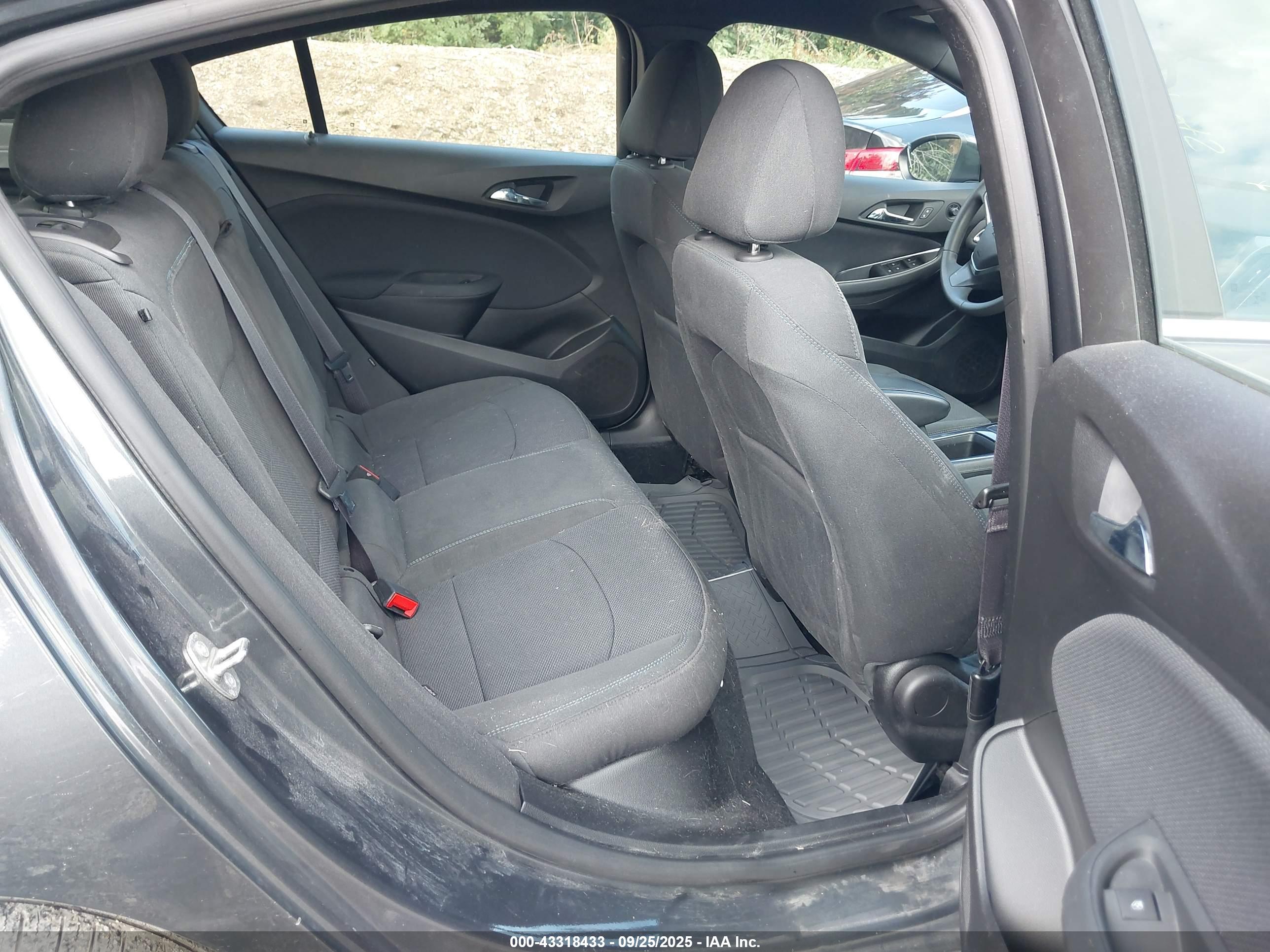 CHEVROLET CRUZE image 8