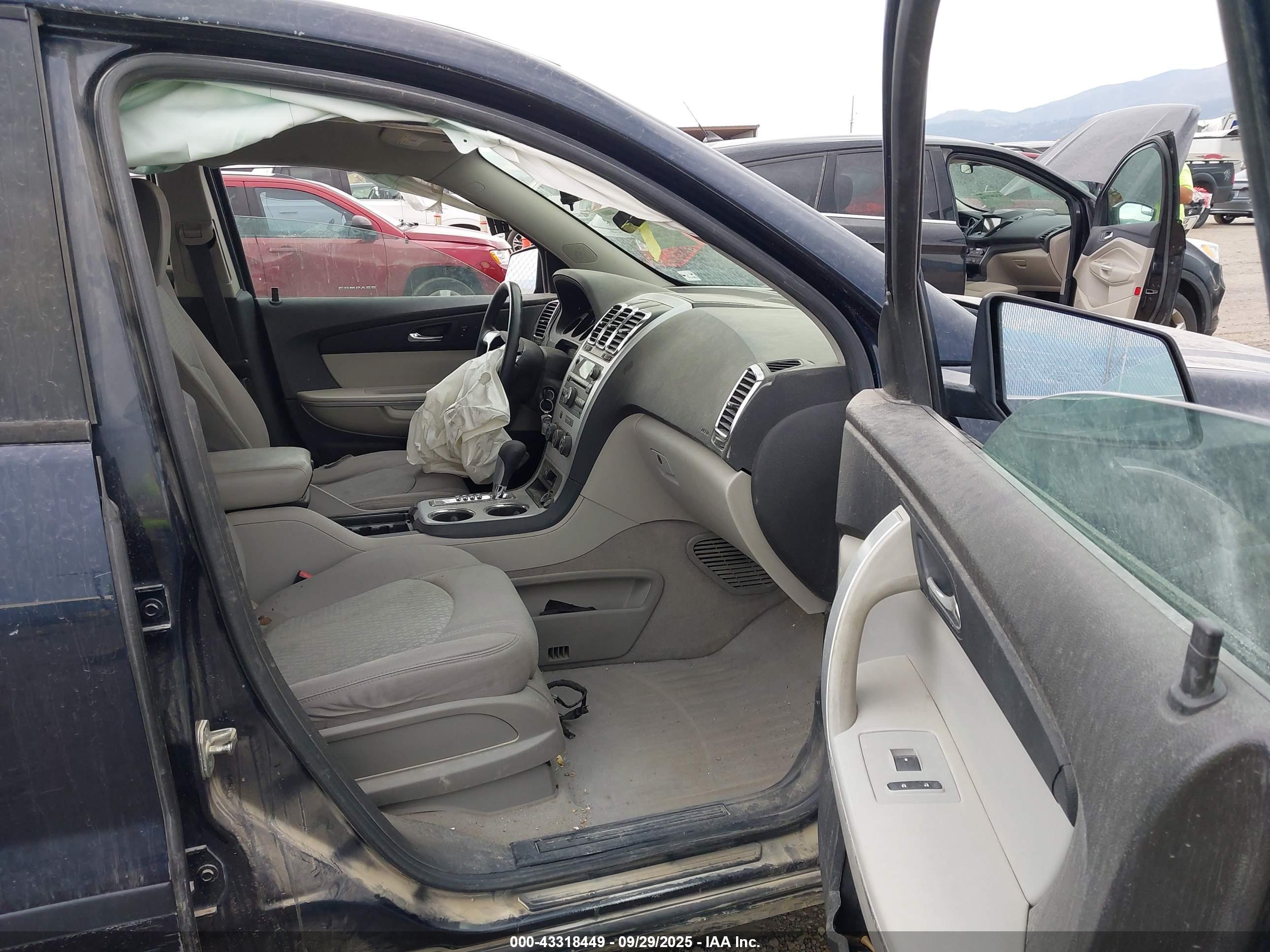 GMC ACADIA image 5