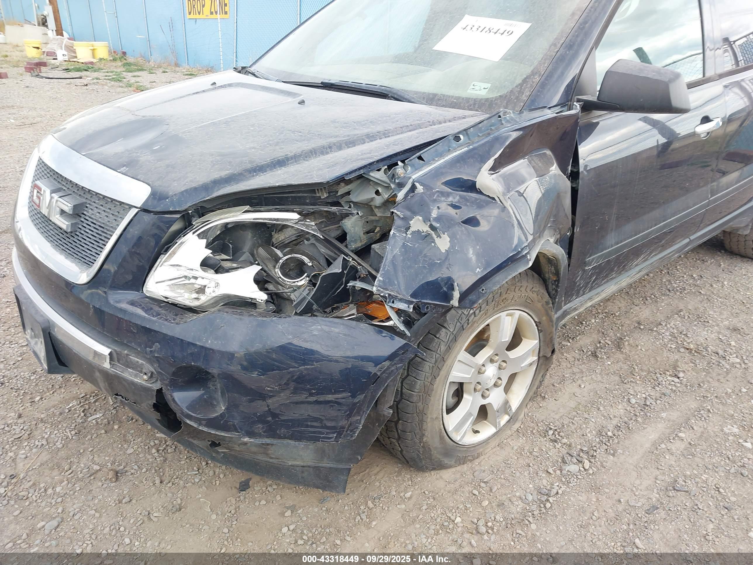 GMC ACADIA image 6
