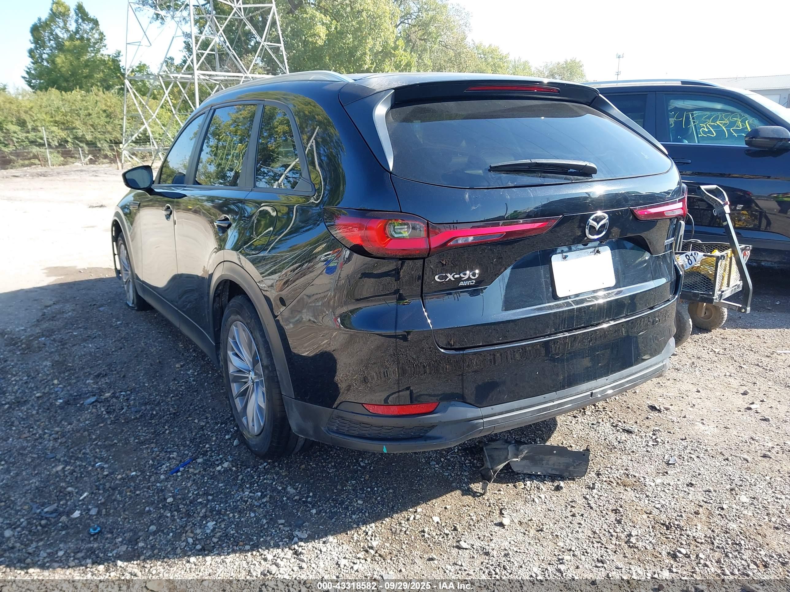 MAZDA CX-90 image 3