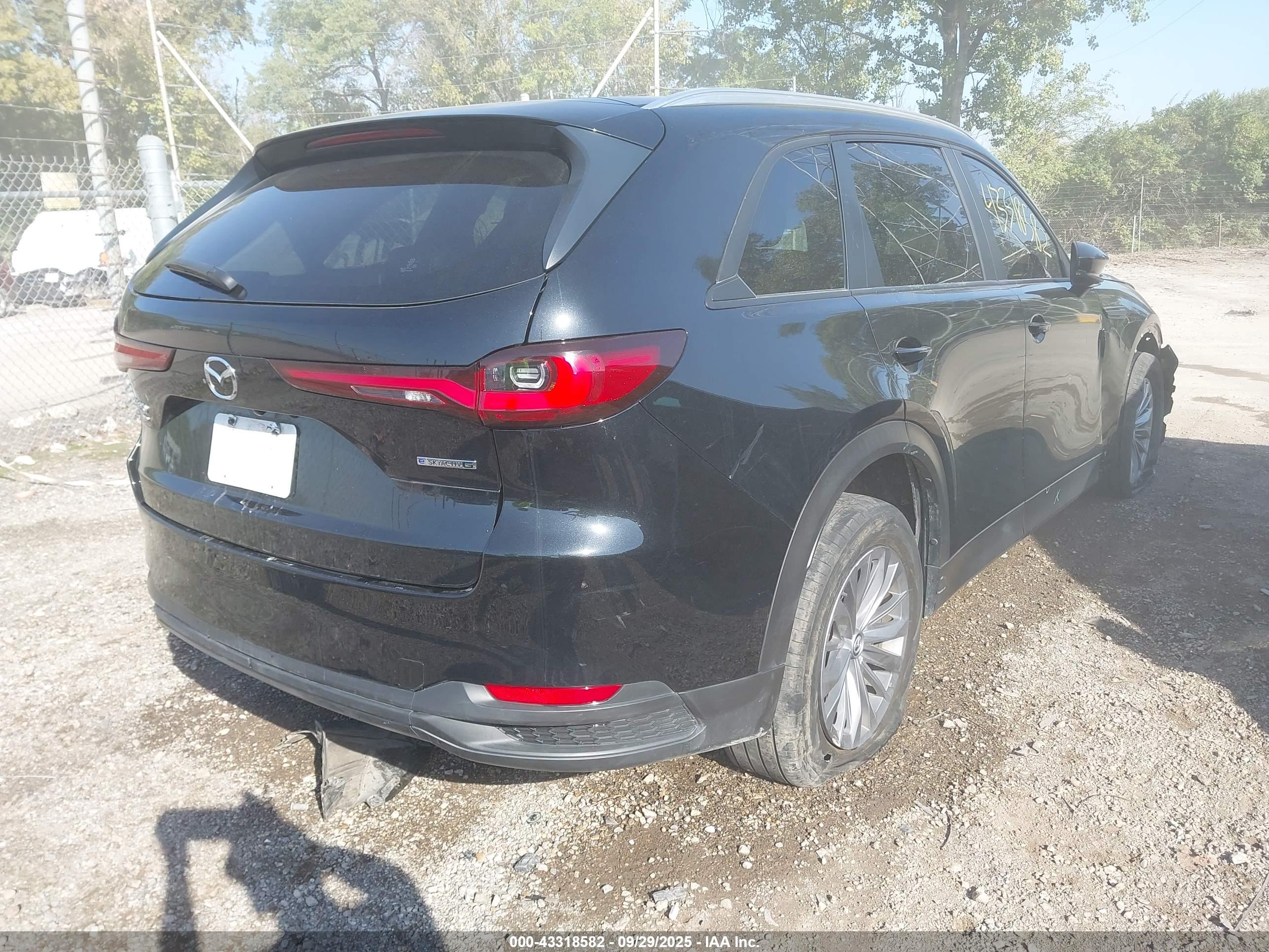 MAZDA CX-90 image 4