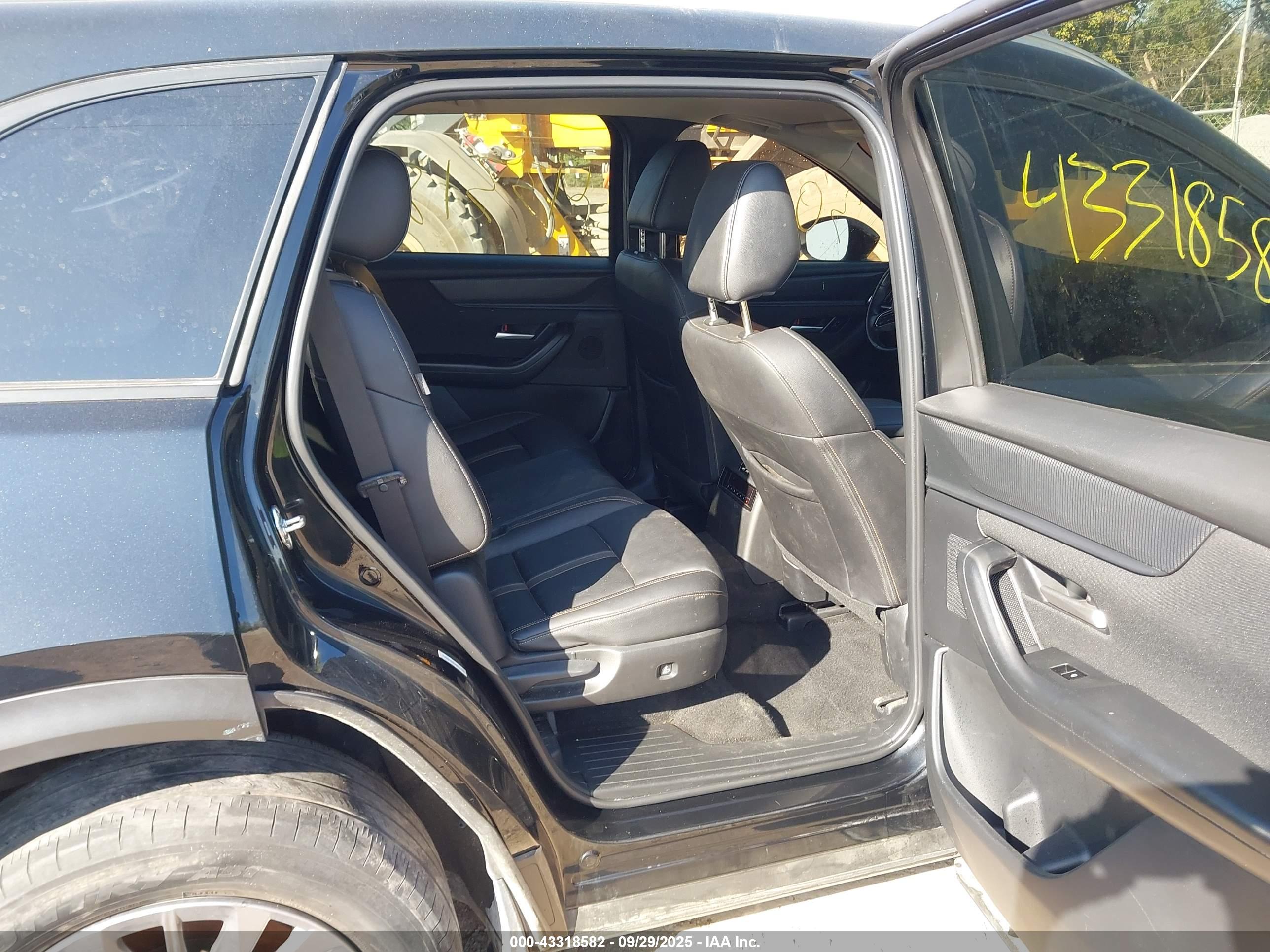 MAZDA CX-90 image 8
