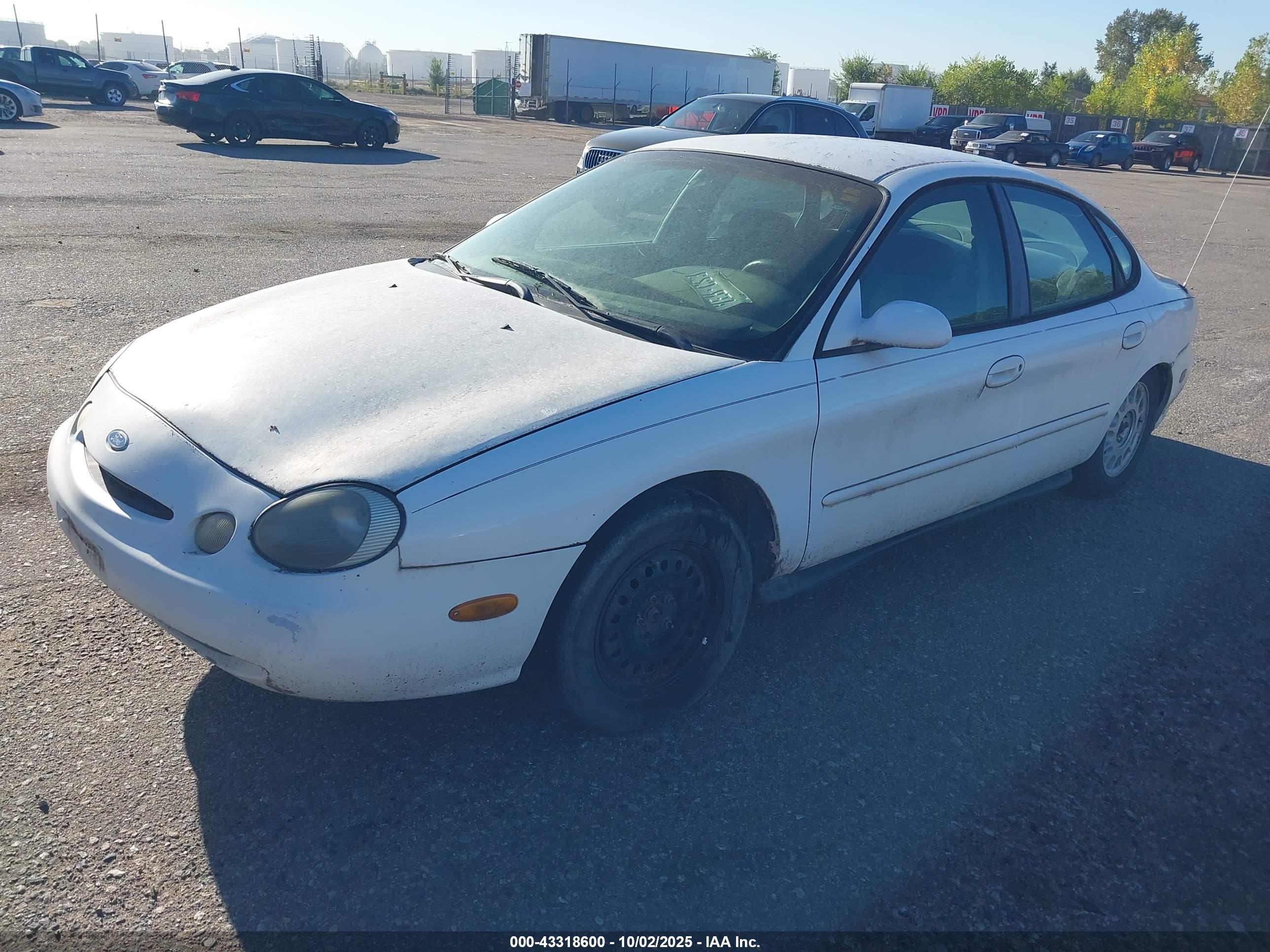 FORD TAURUS image 2