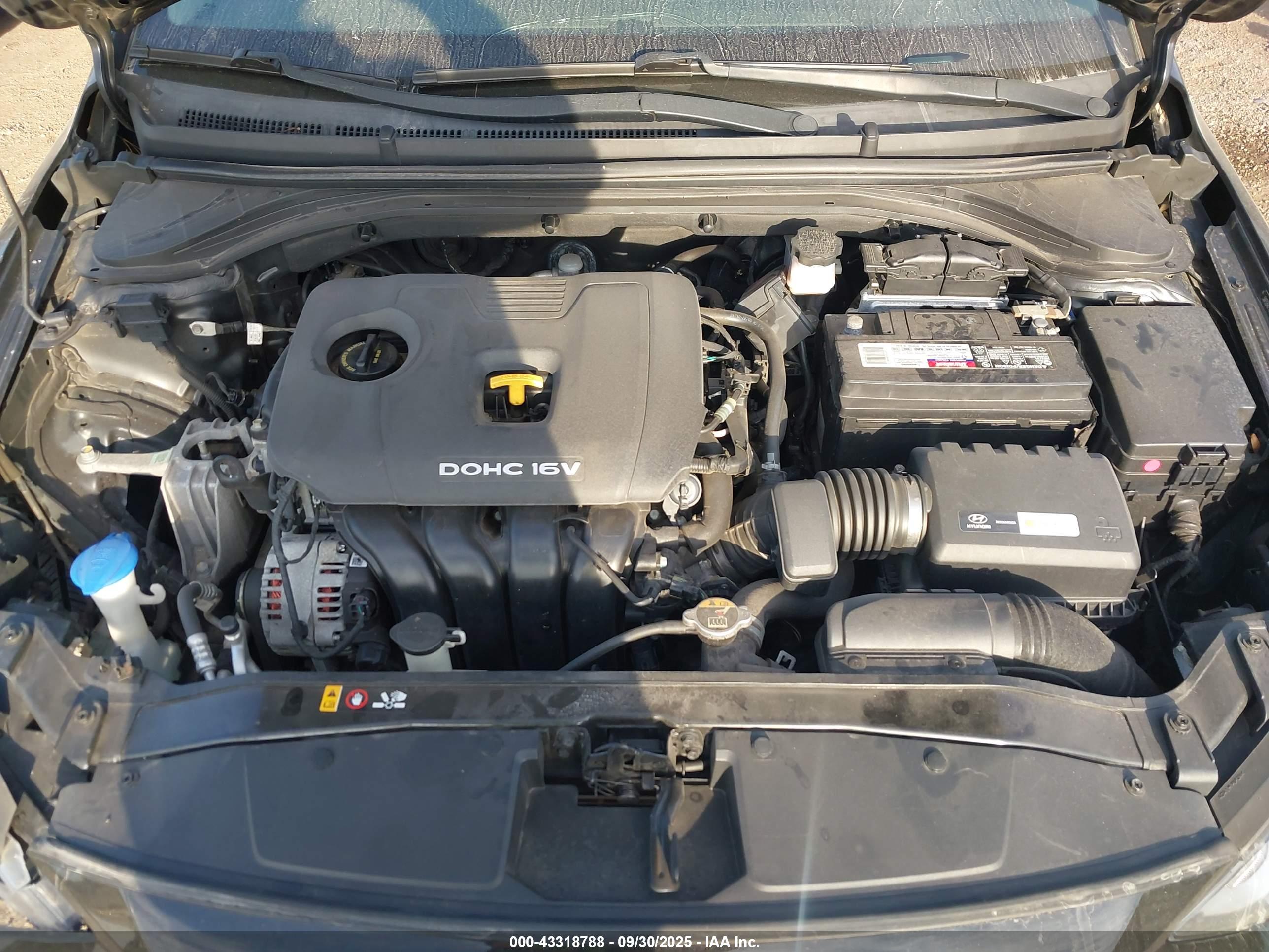 HYUNDAI ELANTRA image 10