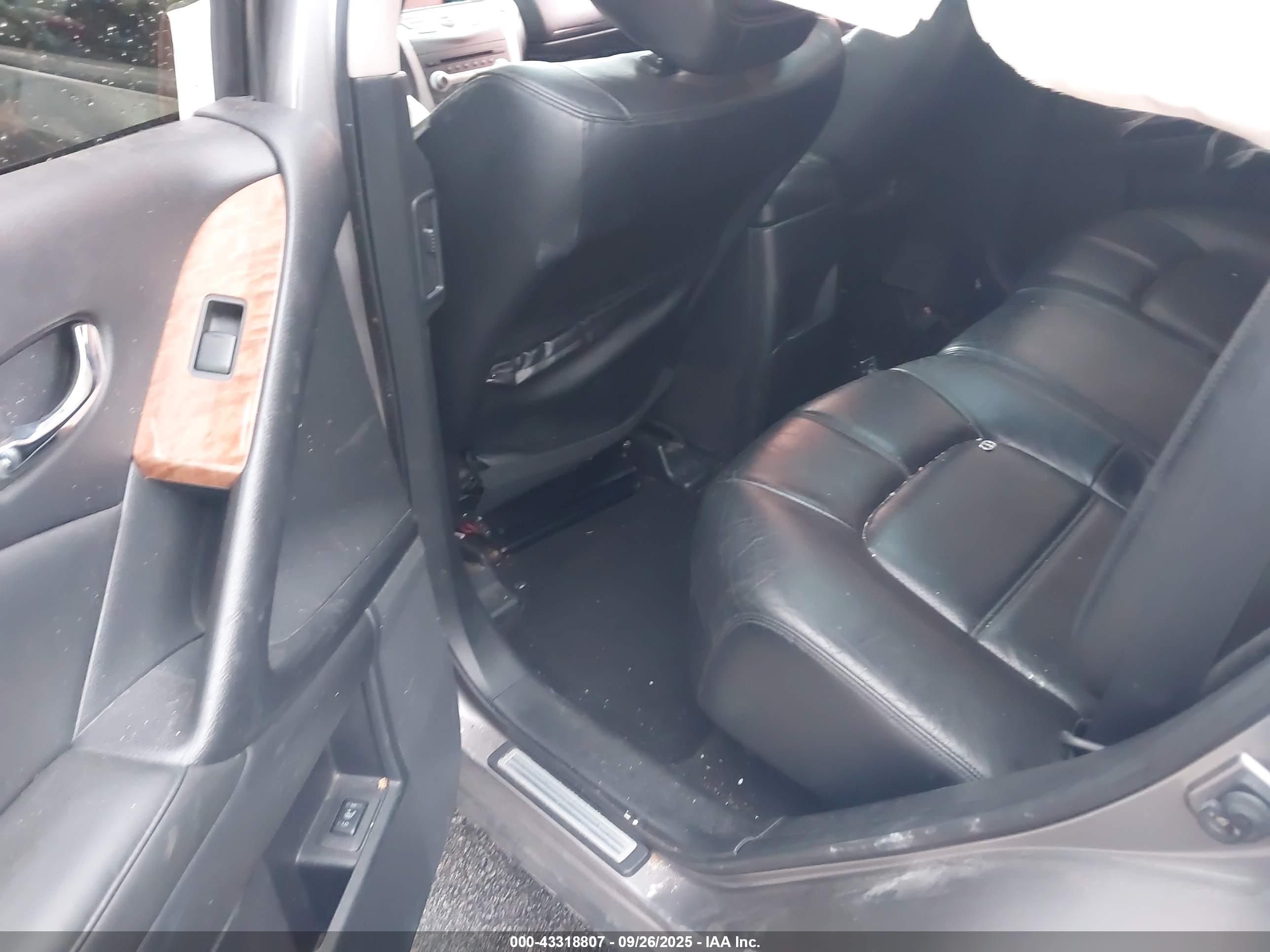 NISSAN MURANO image 8