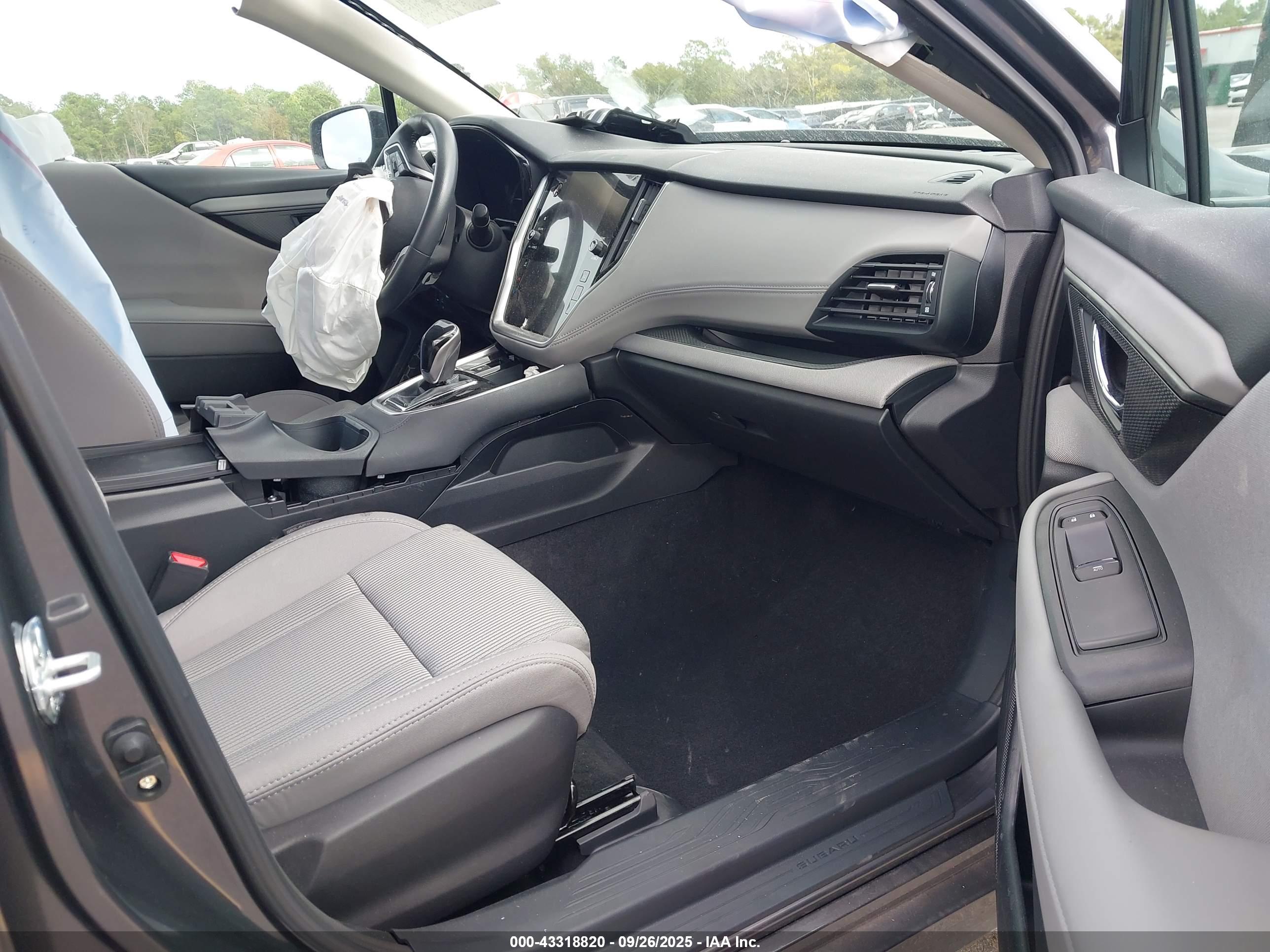 SUBARU LEGACY image 5