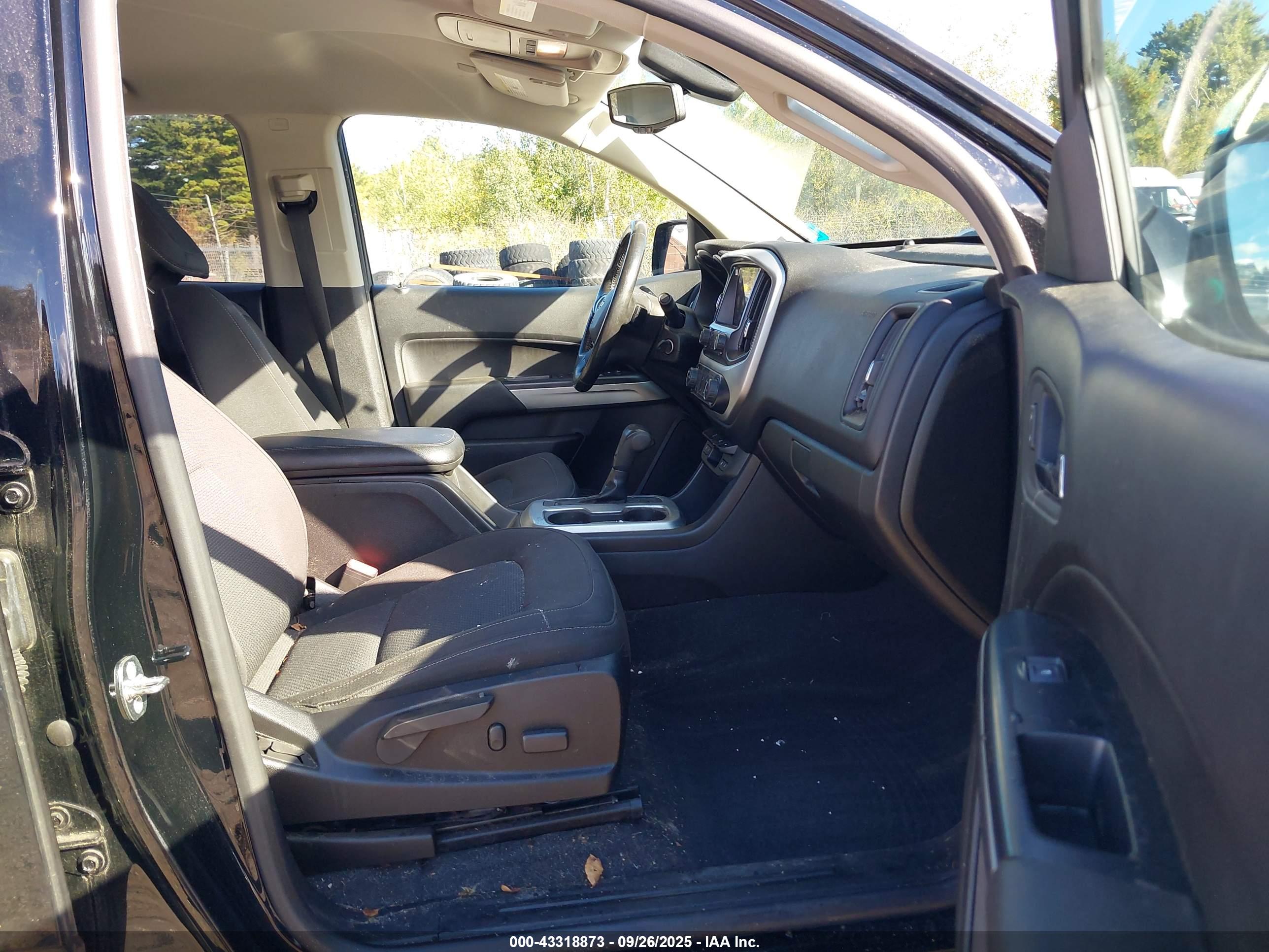 CHEVROLET COLORADO image 5