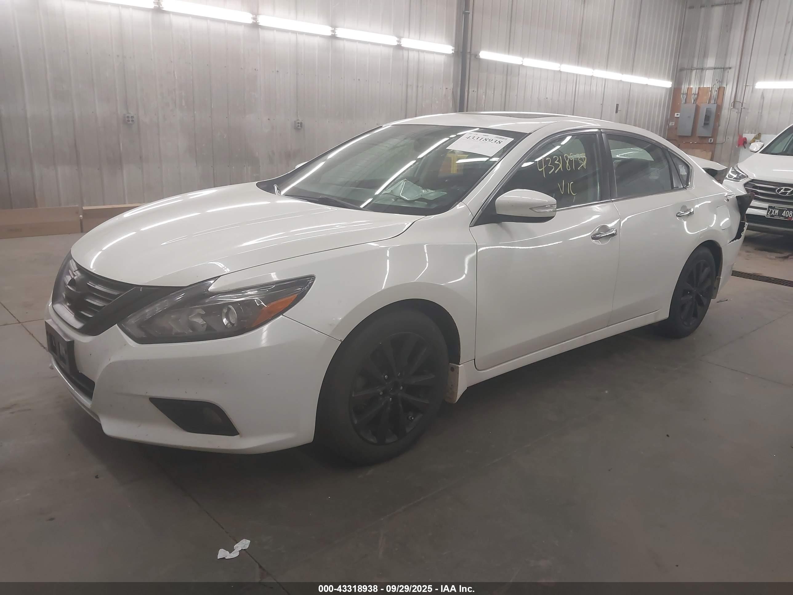 NISSAN ALTIMA image 2