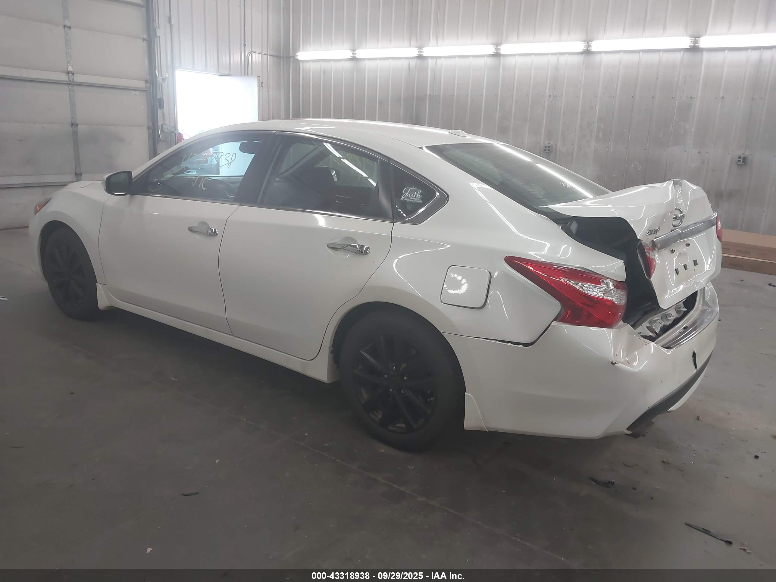 NISSAN ALTIMA image 3