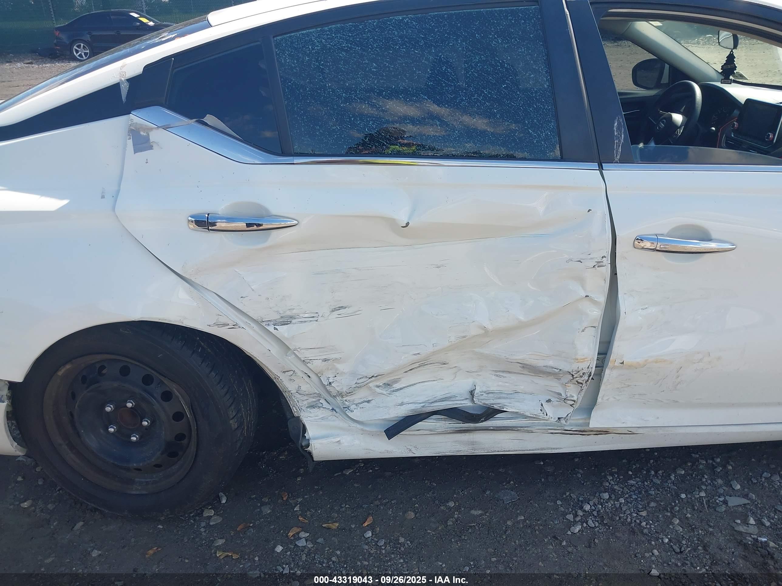 NISSAN ALTIMA image 6