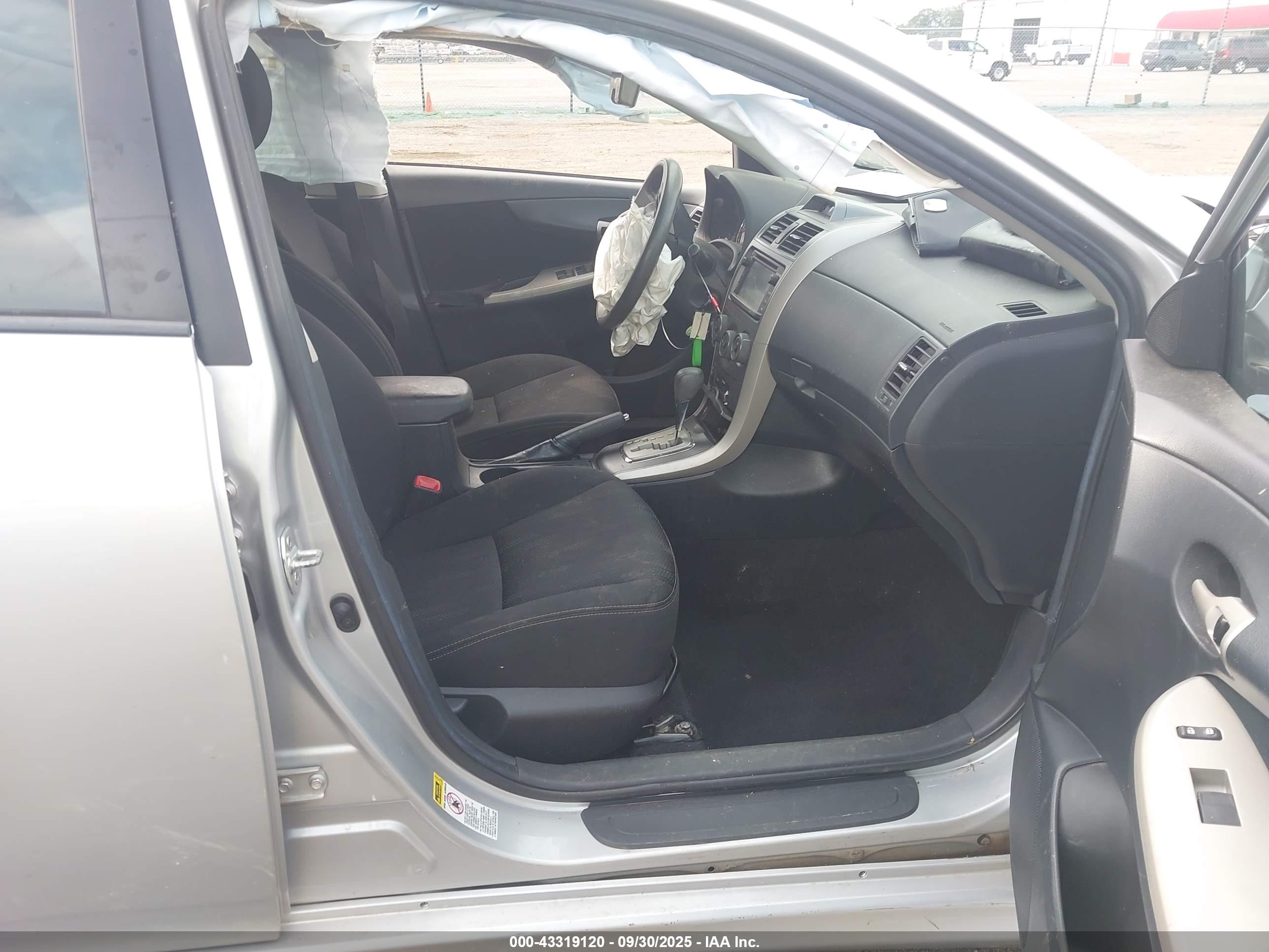 TOYOTA COROLLA image 5