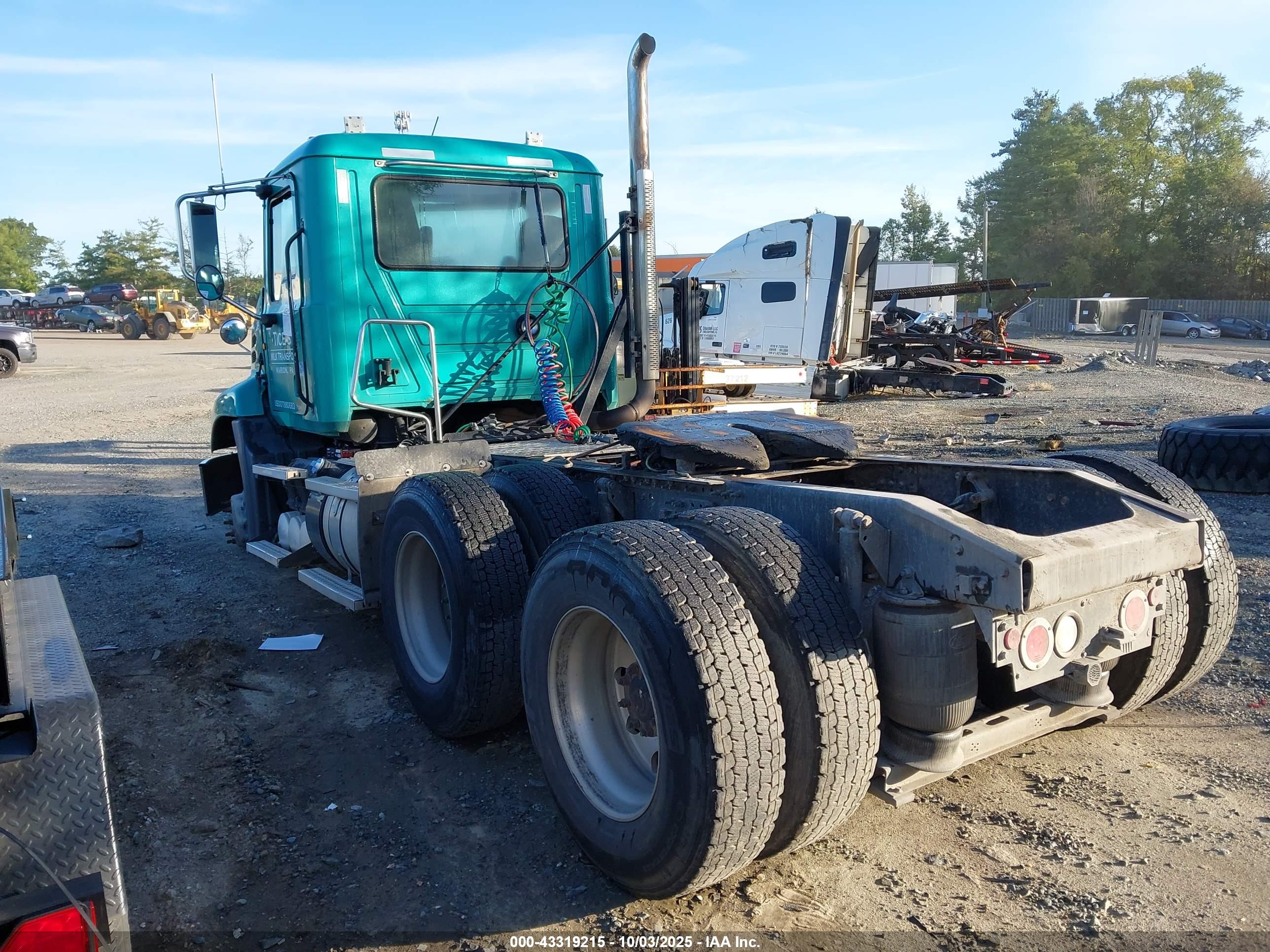 MACK 600 image 3
