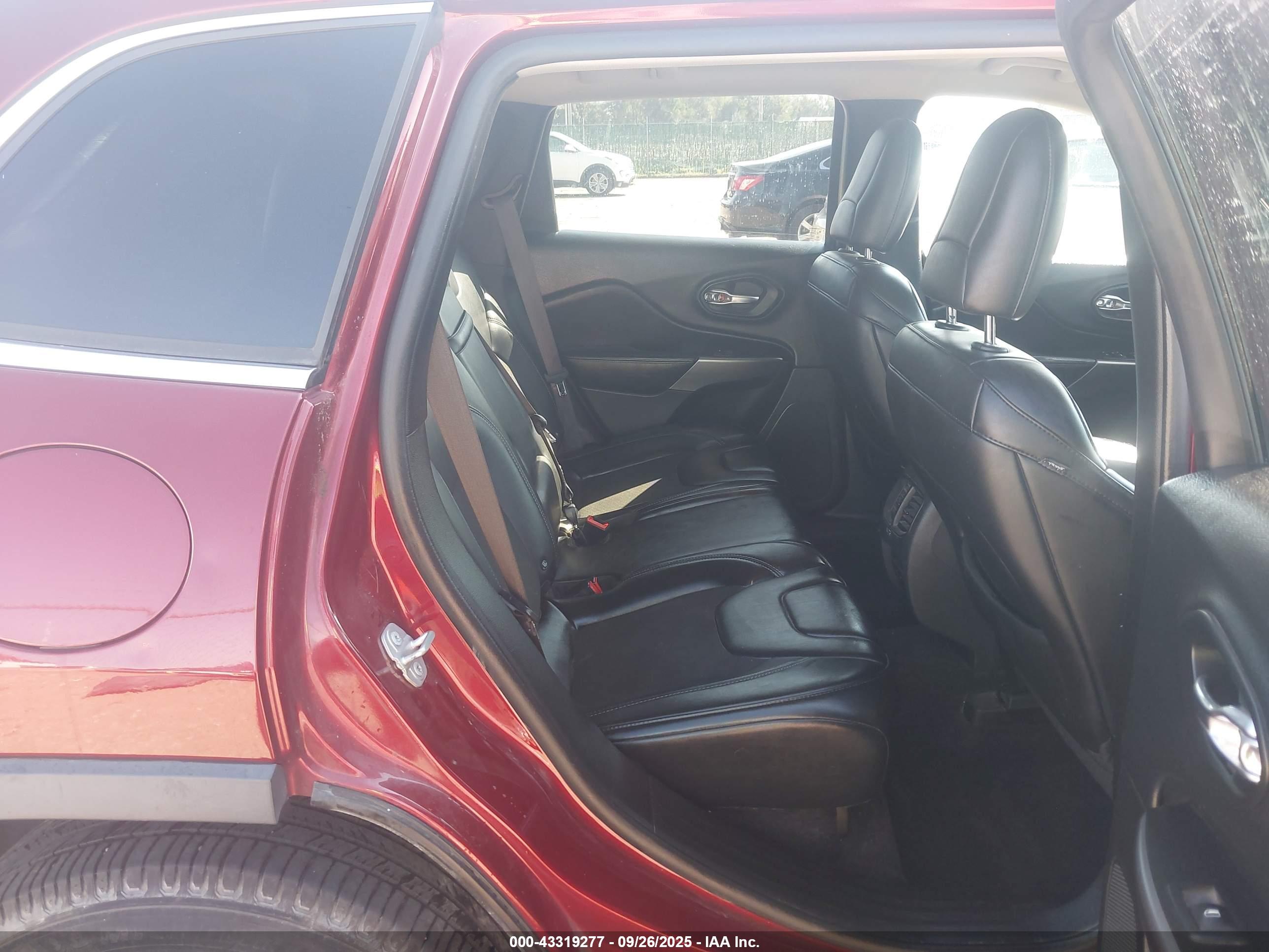 JEEP CHEROKEE image 8