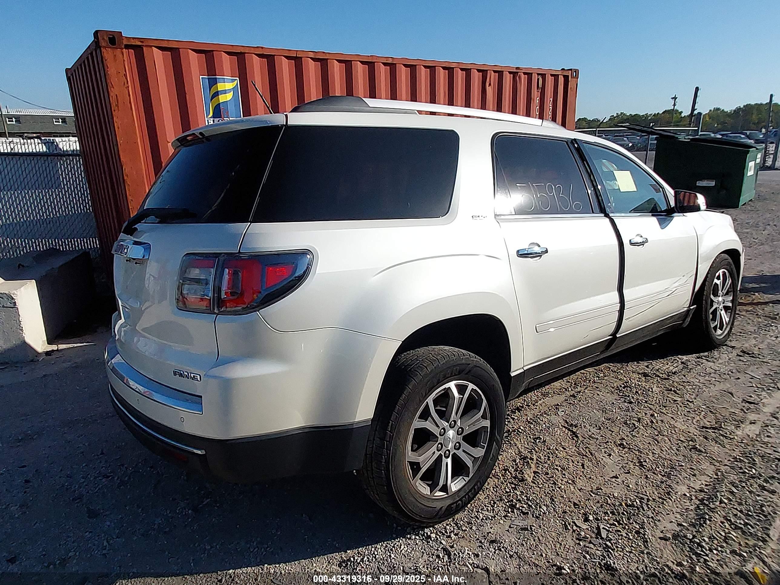 GMC ACADIA image 4
