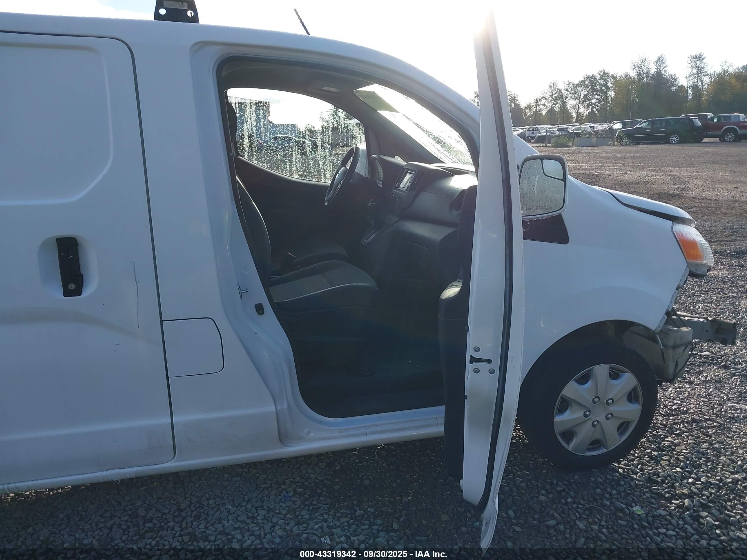 NISSAN NV200 image 5