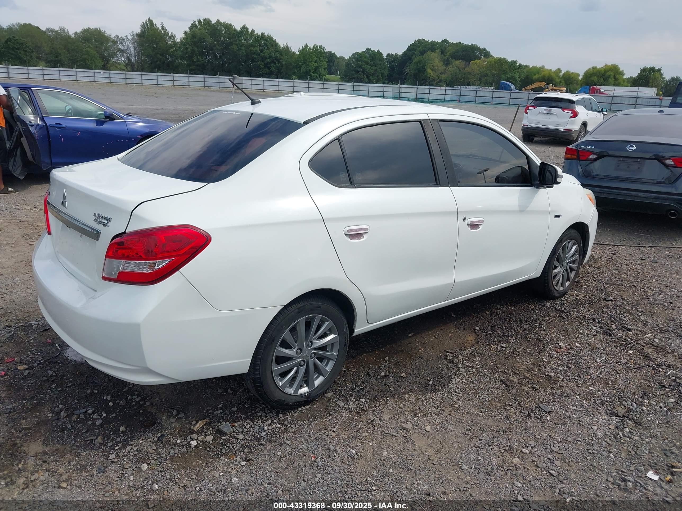 MITSUBISHI MIRAGE image 4