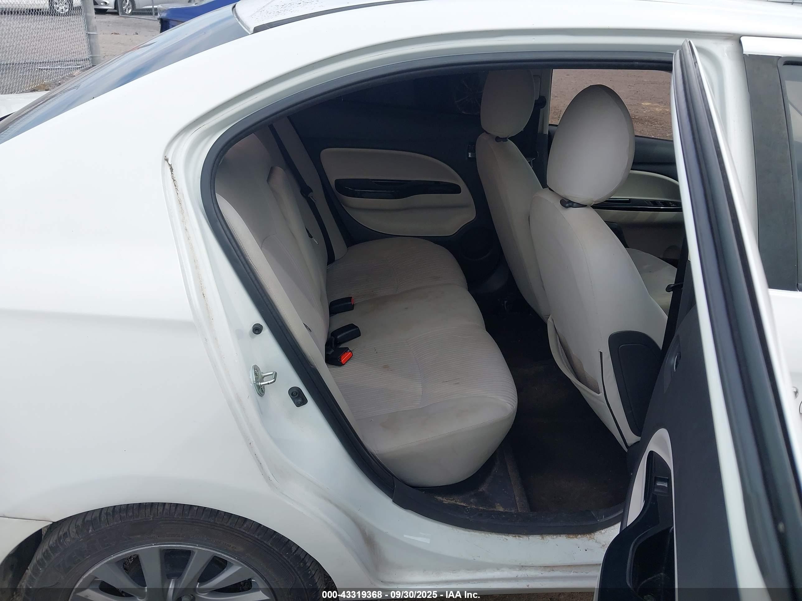MITSUBISHI MIRAGE image 8