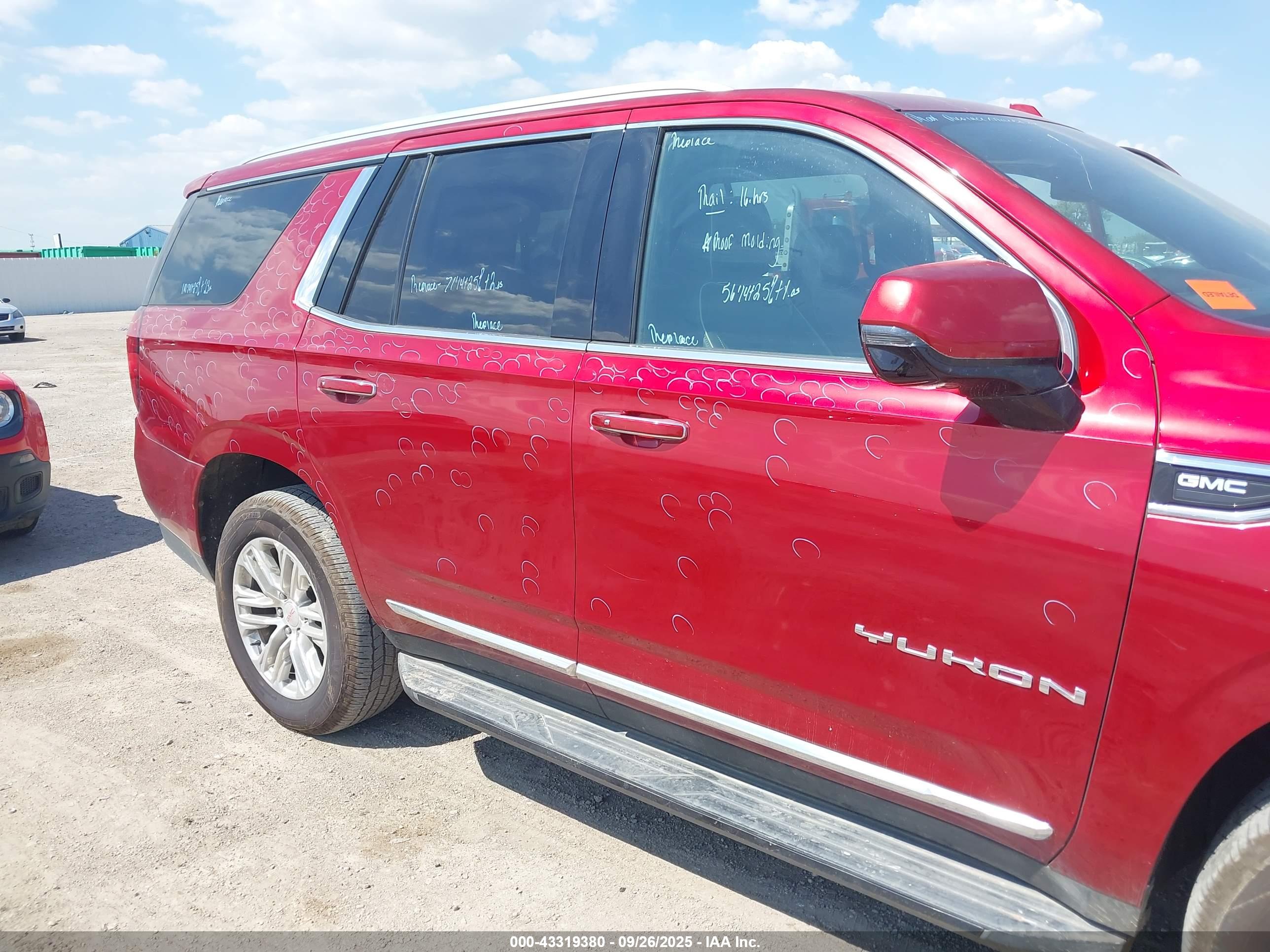GMC YUKON image 6