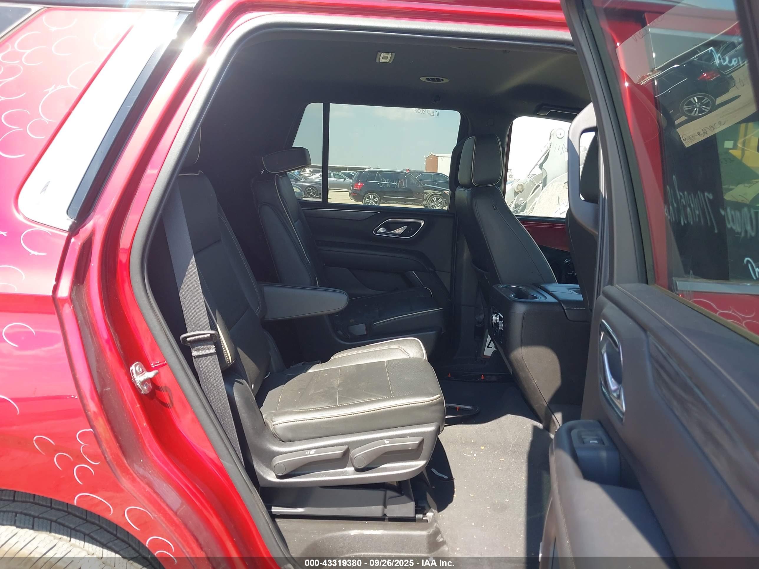 GMC YUKON image 8