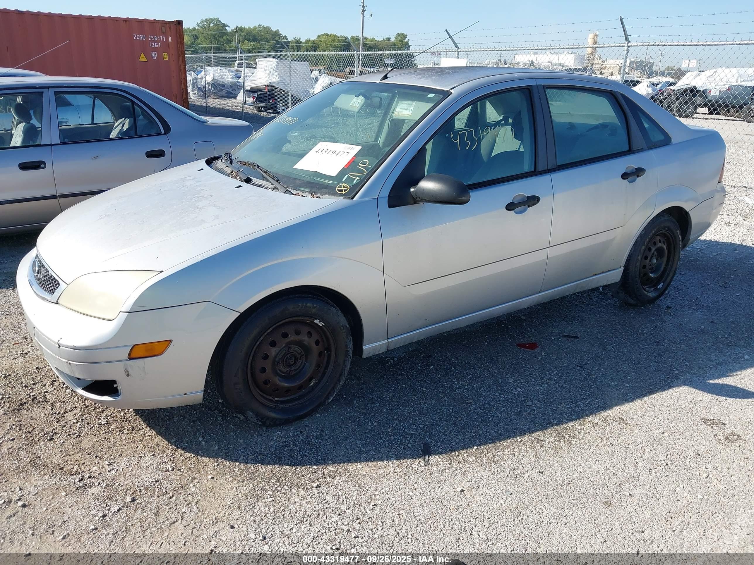 FORD FOCUS image 2