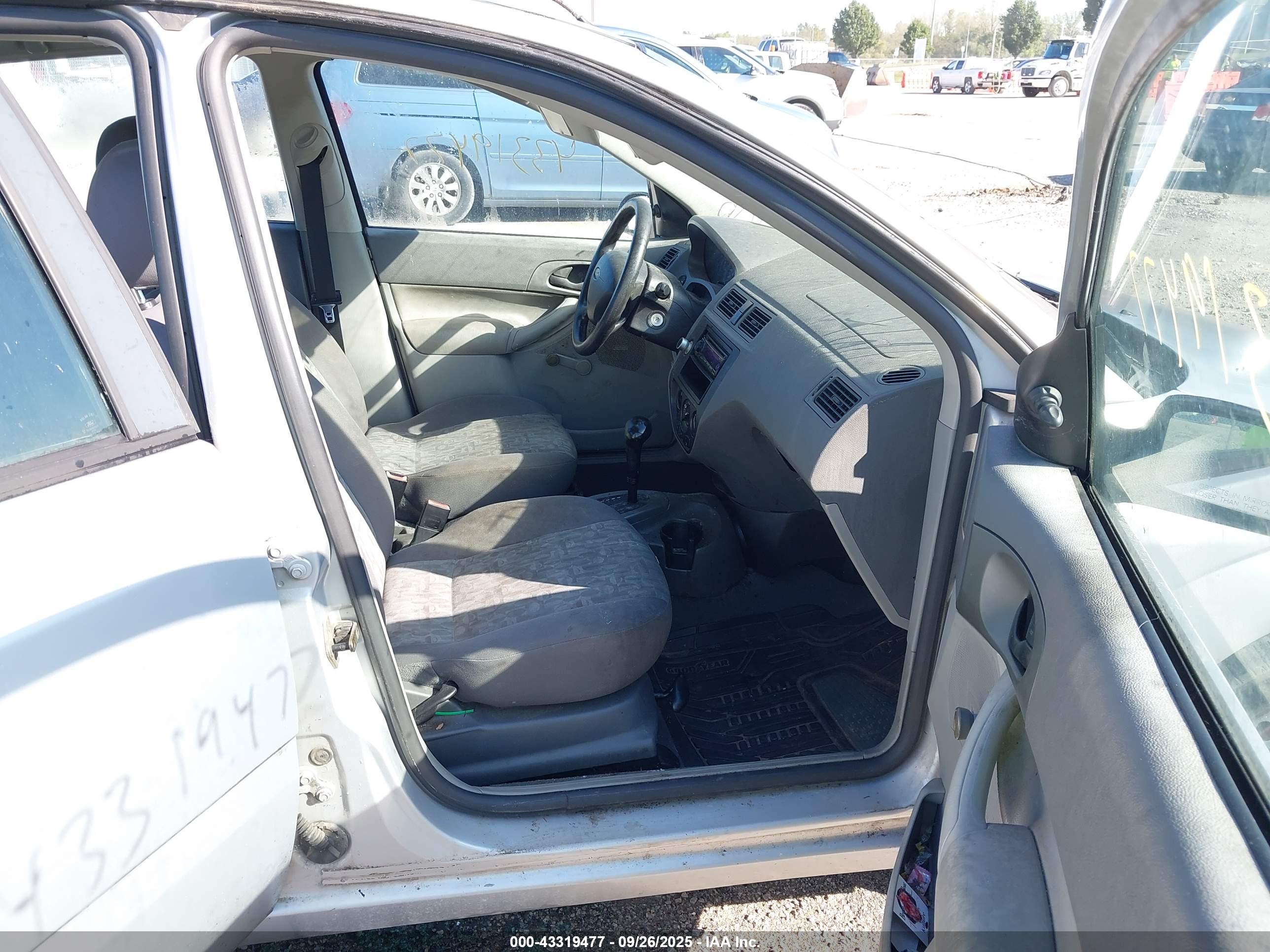 FORD FOCUS image 5