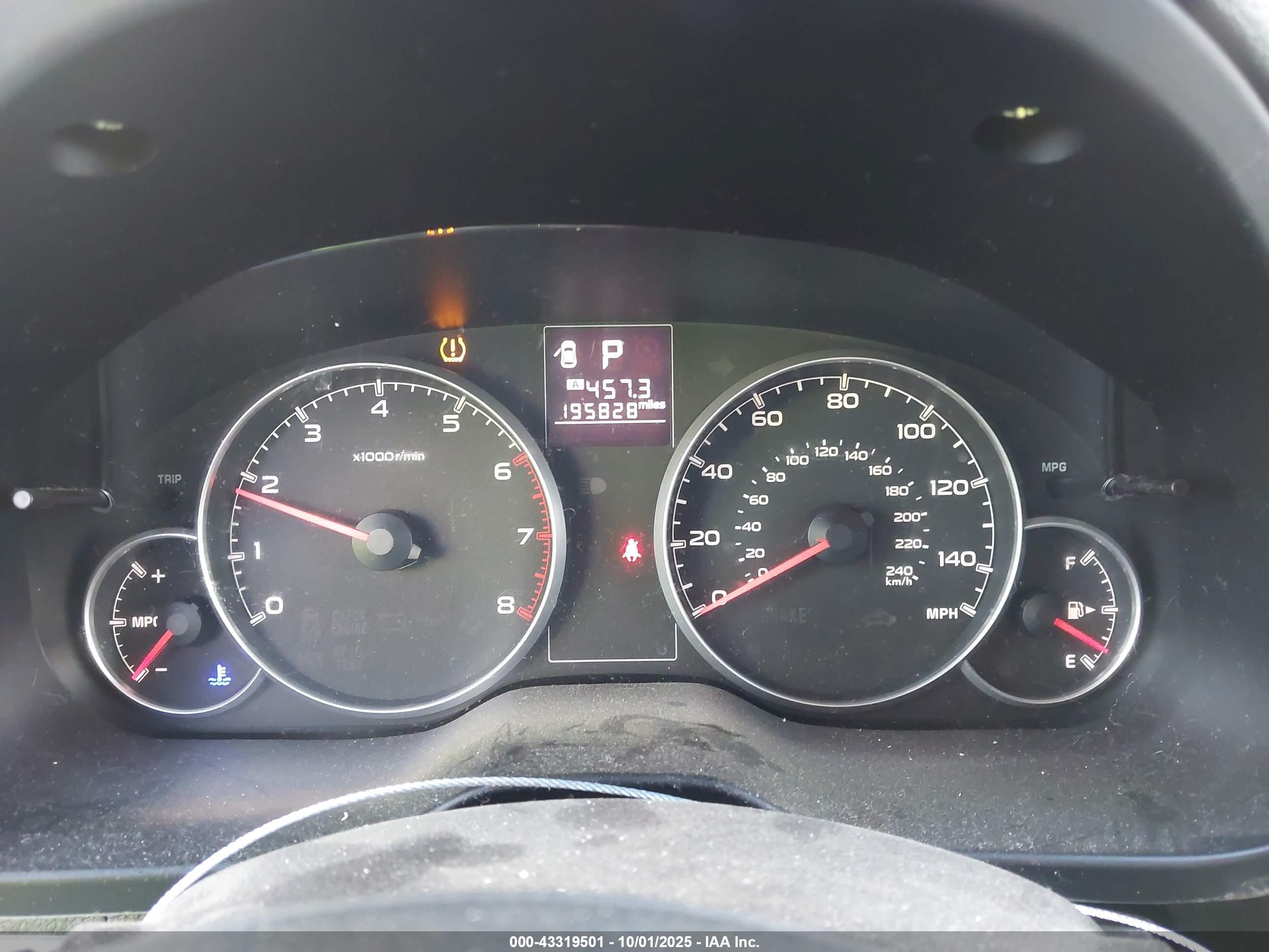 SUBARU OUTBACK image 7