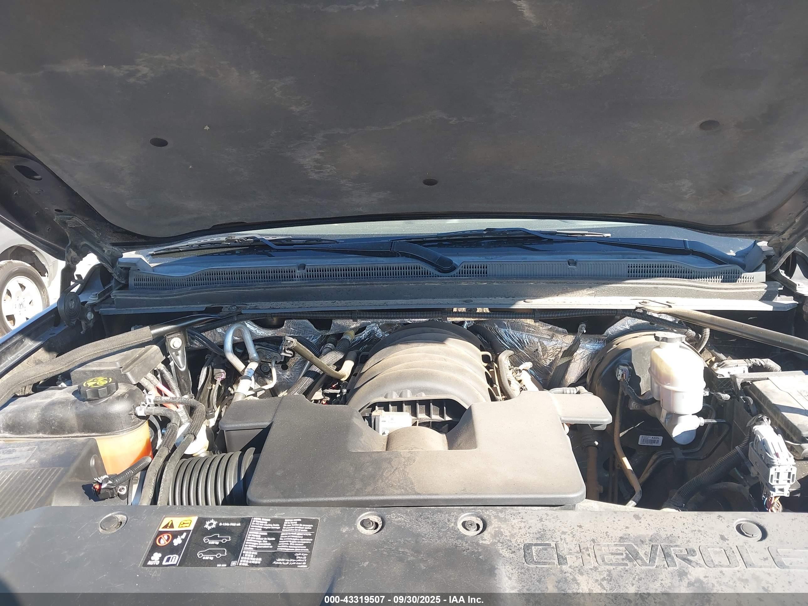 CHEVROLET SUBURBAN image 10