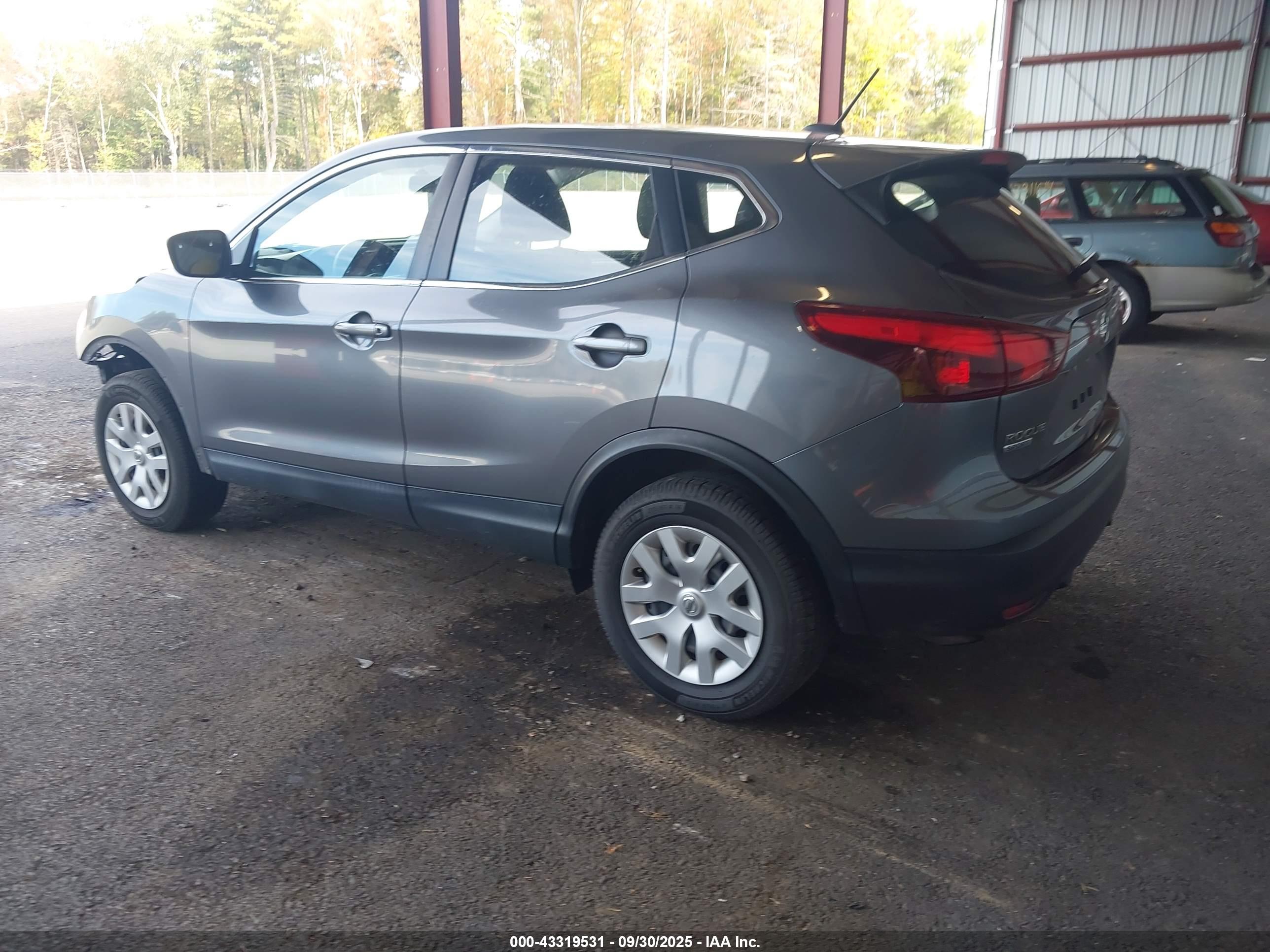 NISSAN ROGUE image 3