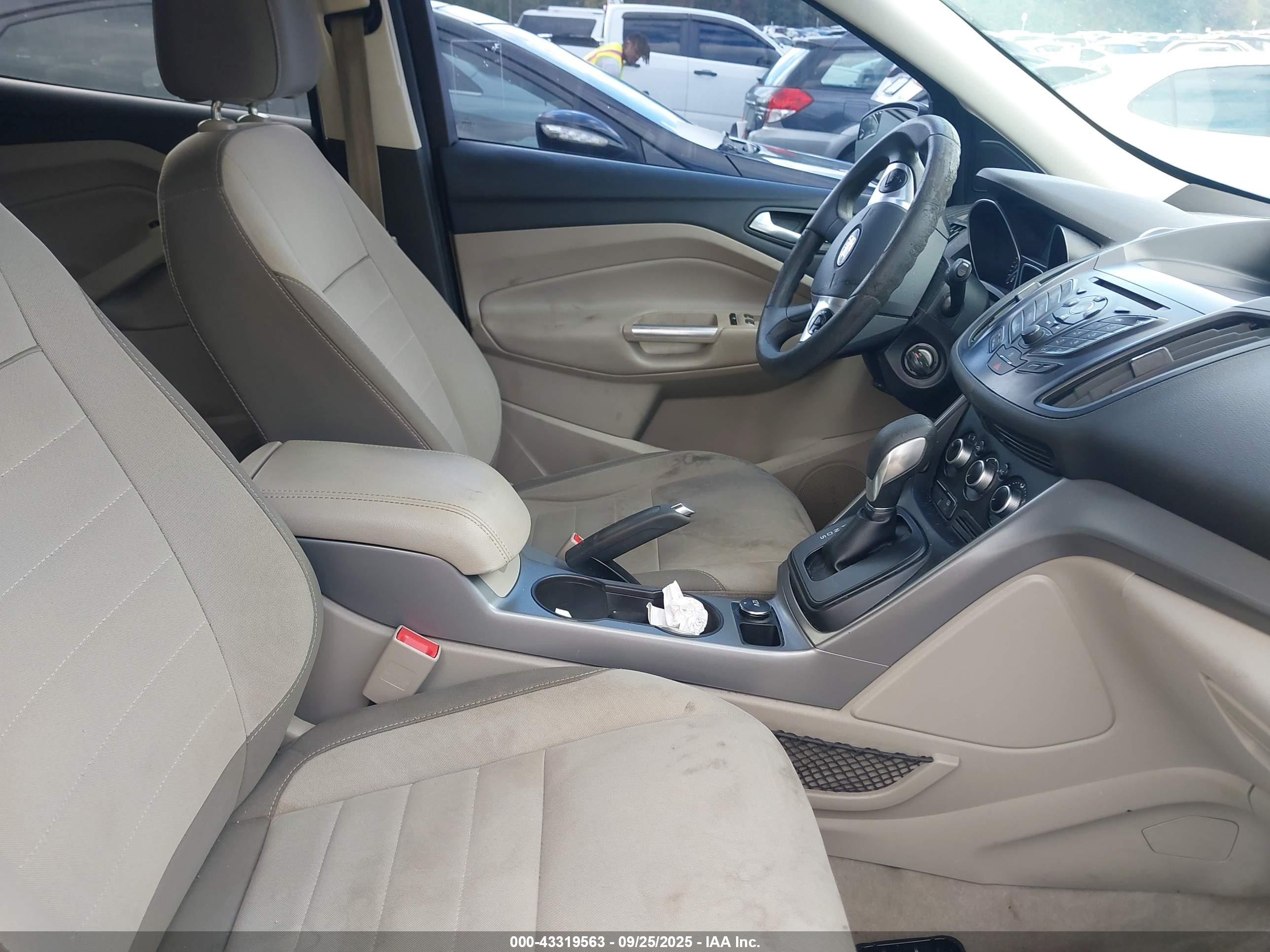 FORD ESCAPE image 5