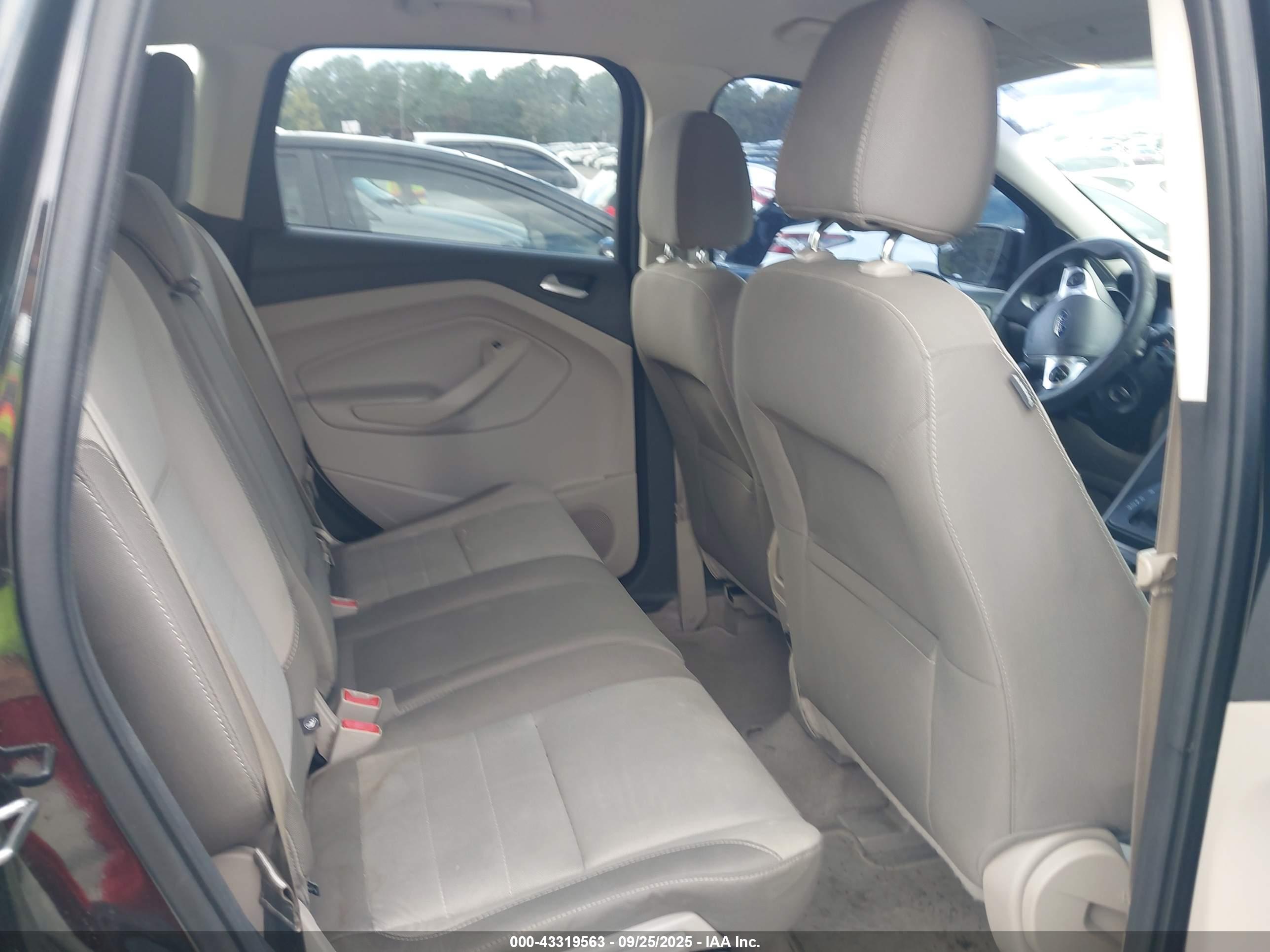 FORD ESCAPE image 8