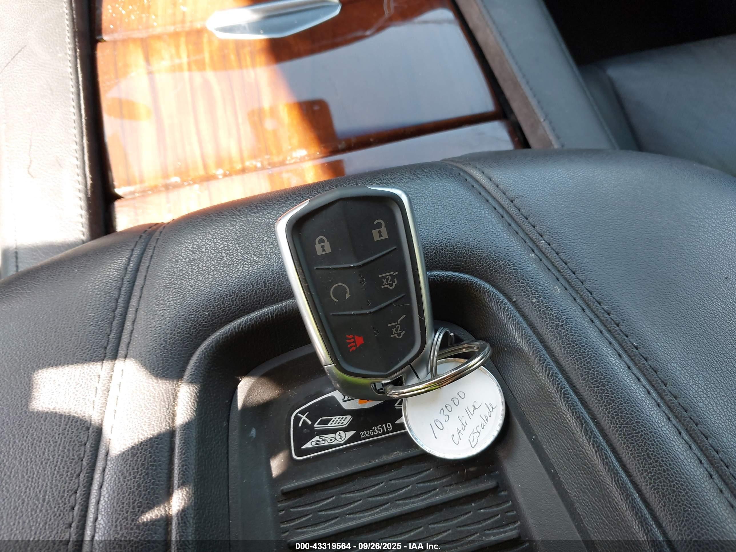 CADILLAC ESCALADE image 11