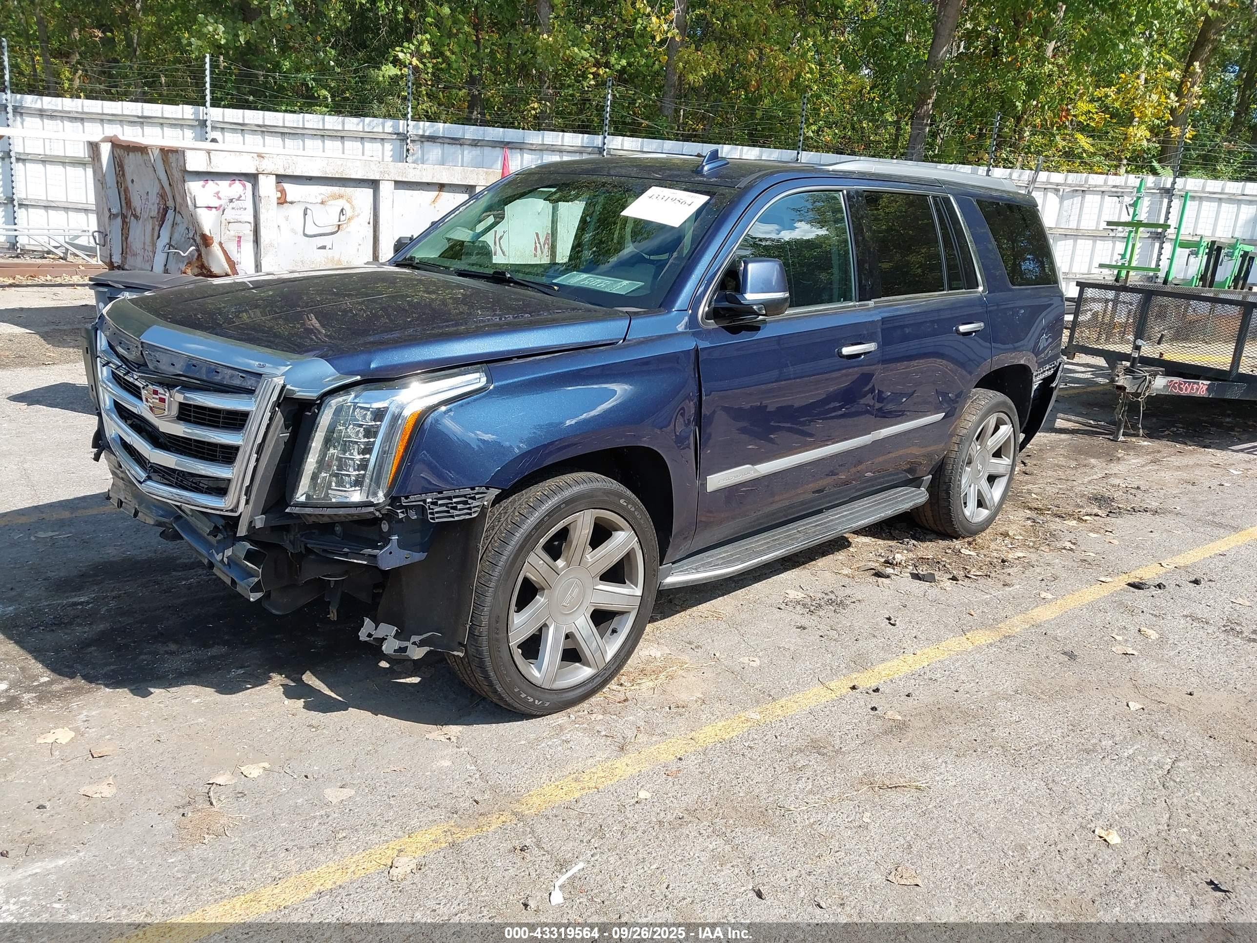 CADILLAC ESCALADE image 2
