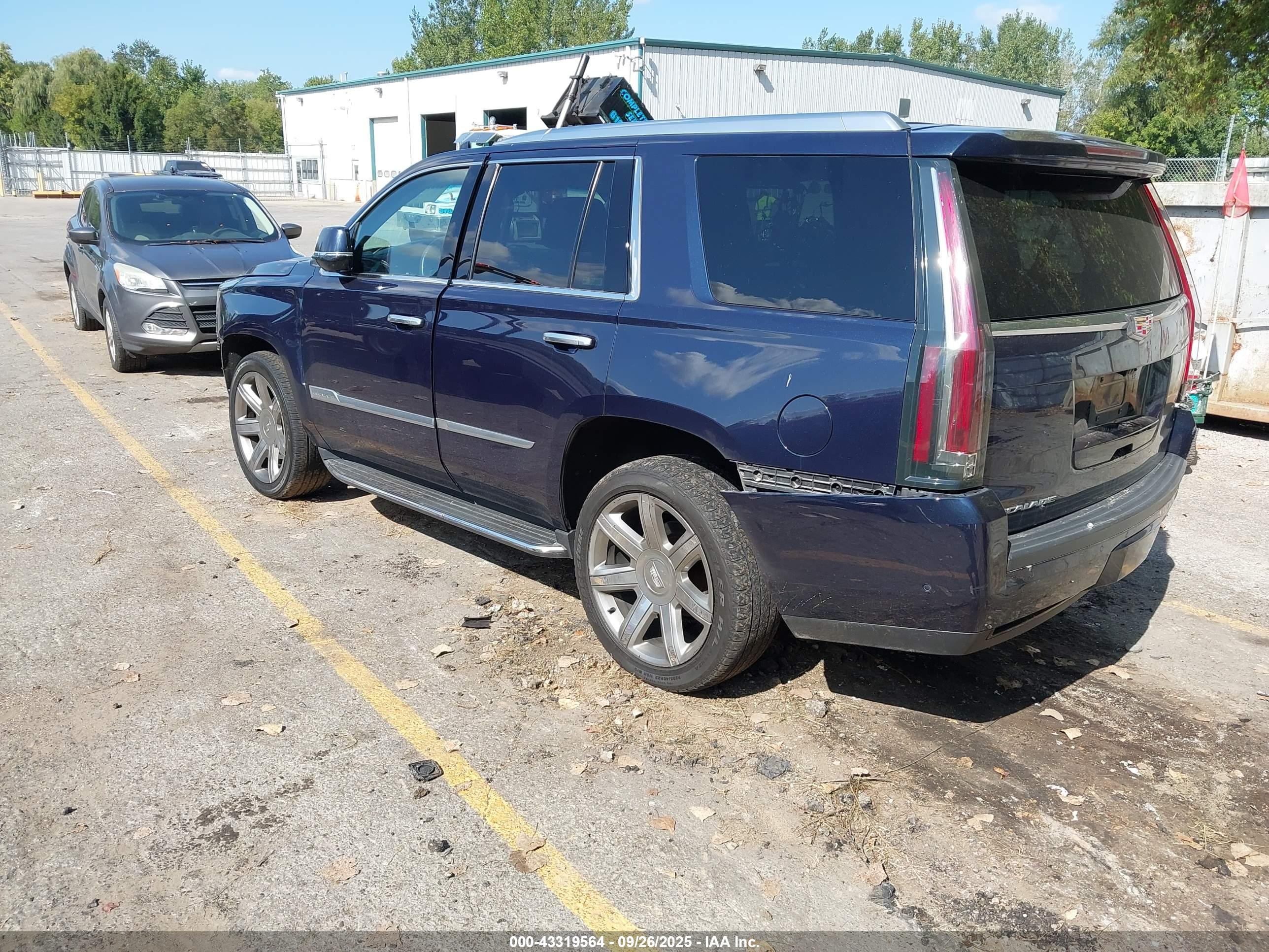 CADILLAC ESCALADE image 3